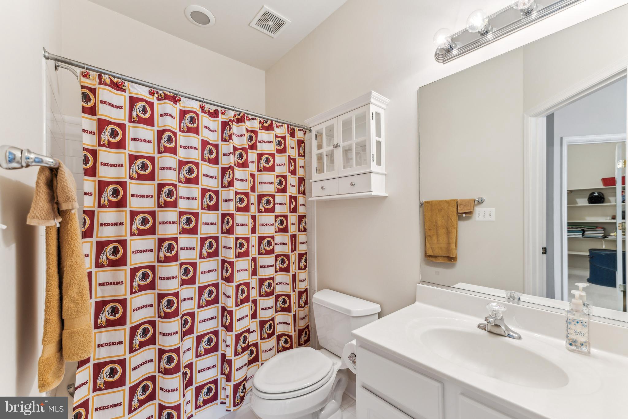 OAK HILL MANOR - Residential