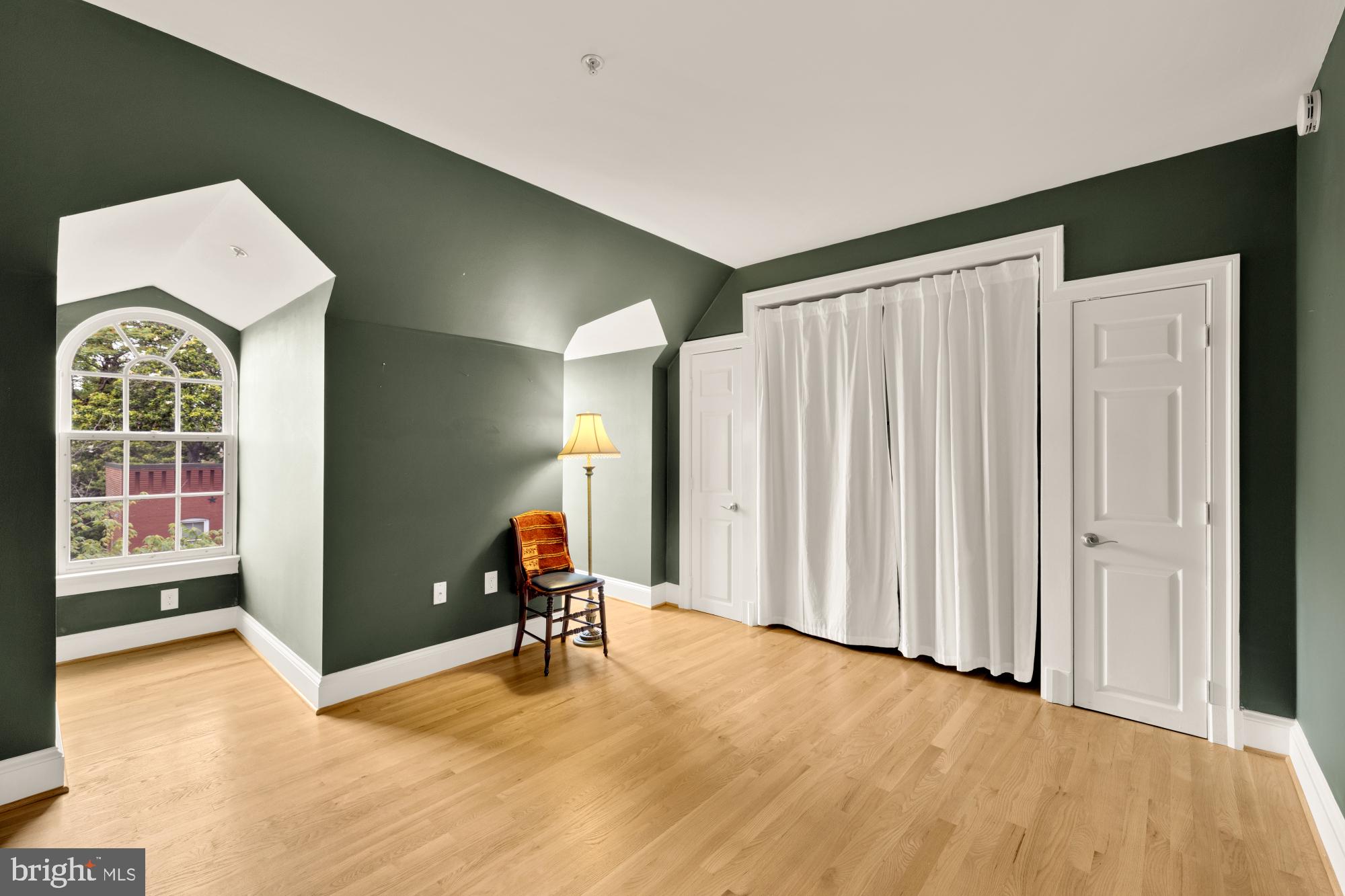 OLD TOWN ALEXANDRIA - Residential