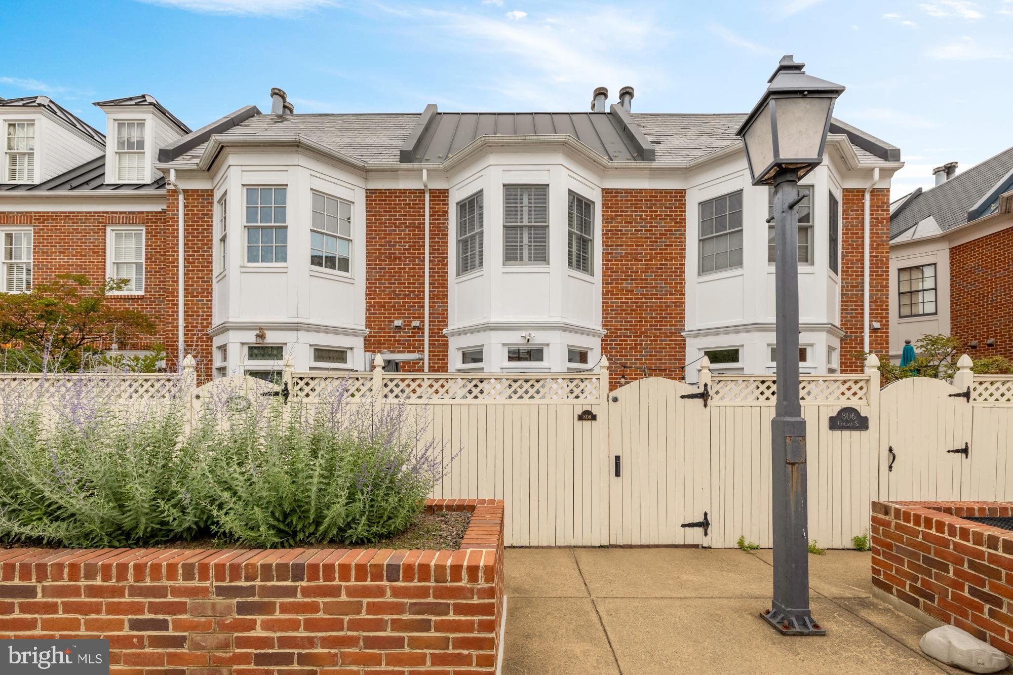 OLD TOWN ALEXANDRIA - Residential