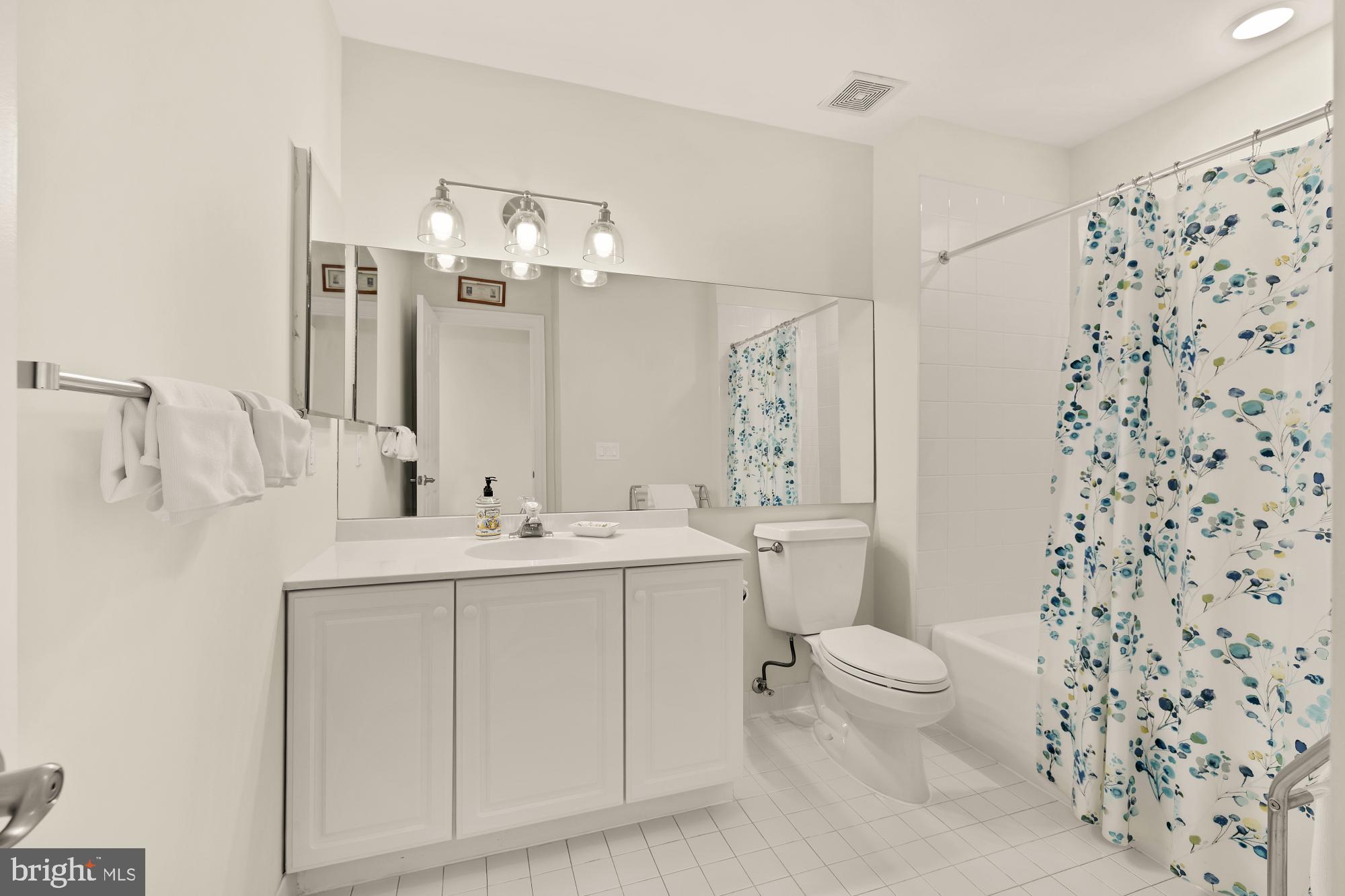 OLD TOWN ALEXANDRIA - Residential