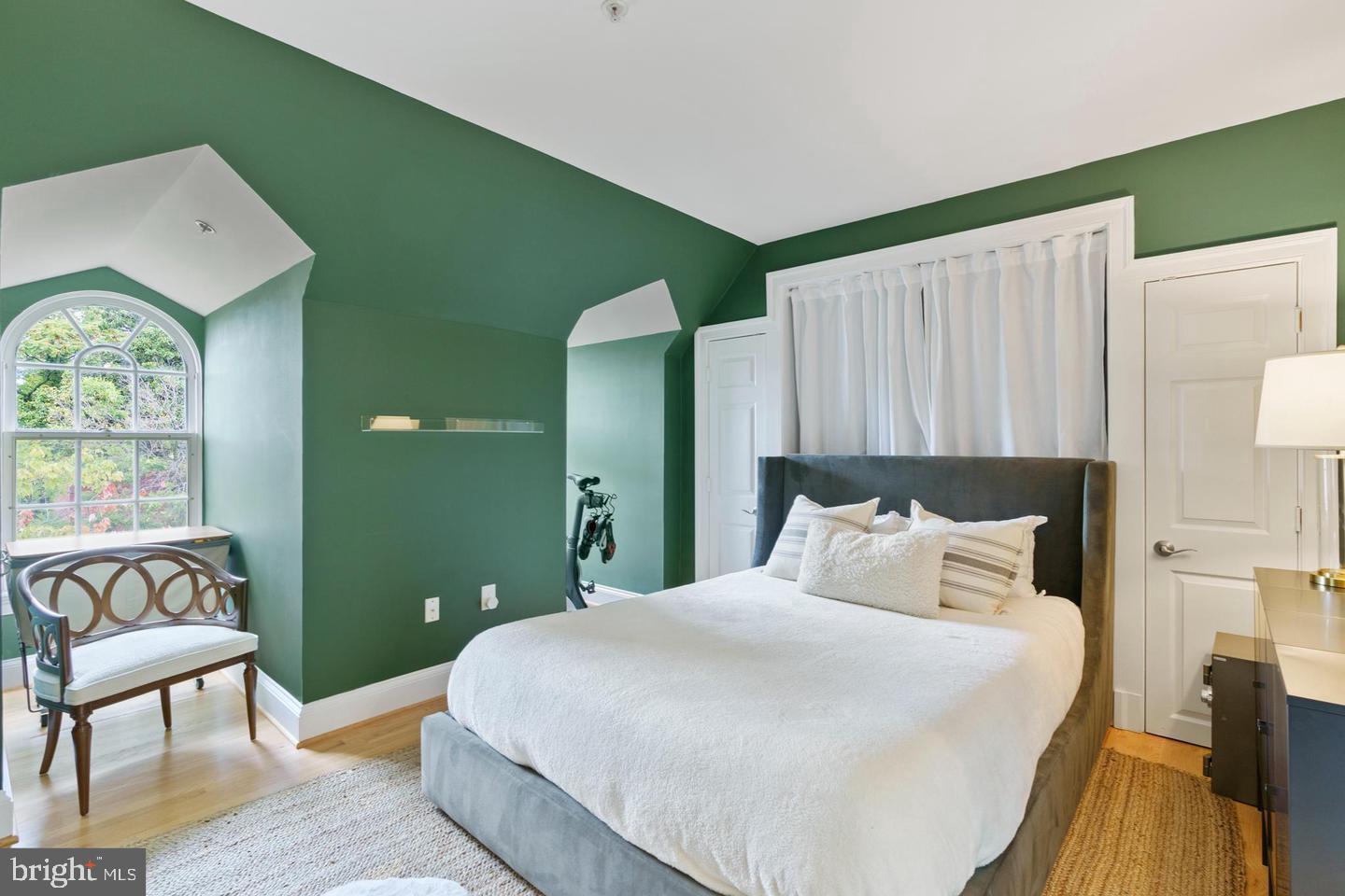 OLD TOWN ALEXANDRIA - Residential