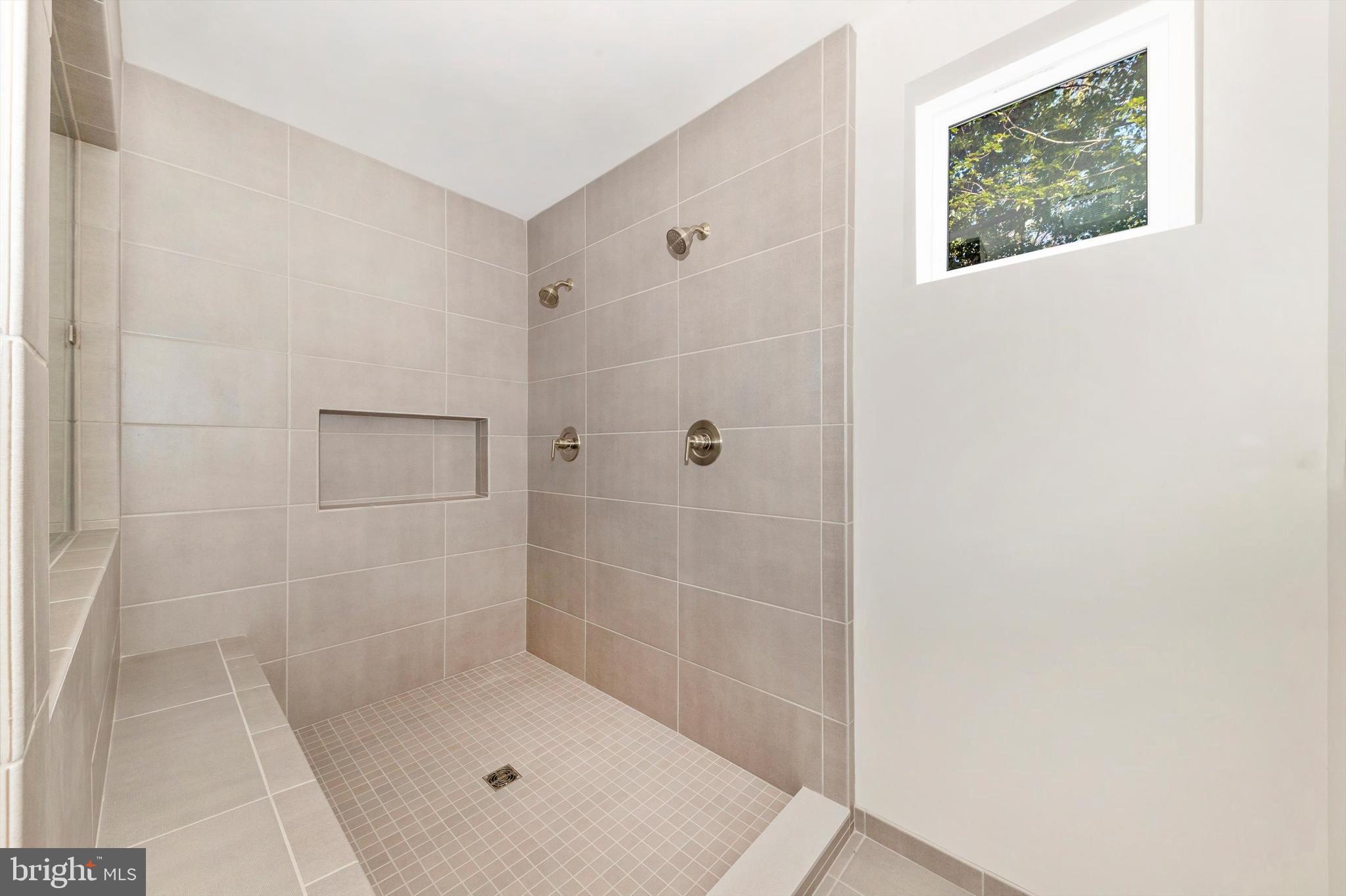 ASPEN LAKE LINGANORE - Residential