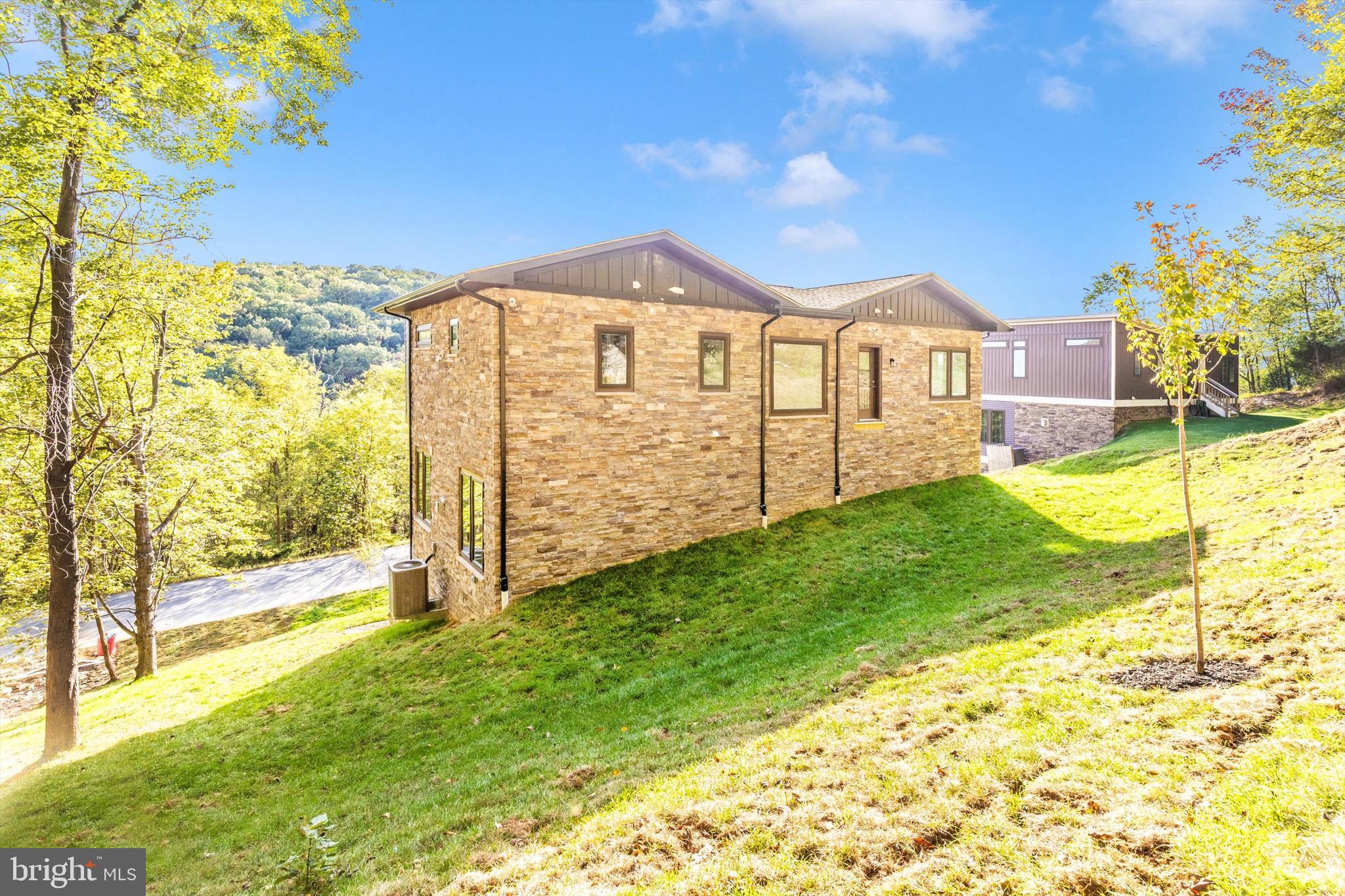 ASPEN LAKE LINGANORE - Residential