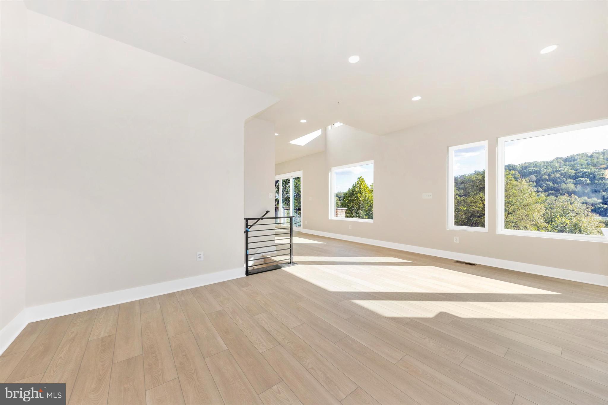 ASPEN LAKE LINGANORE - Residential