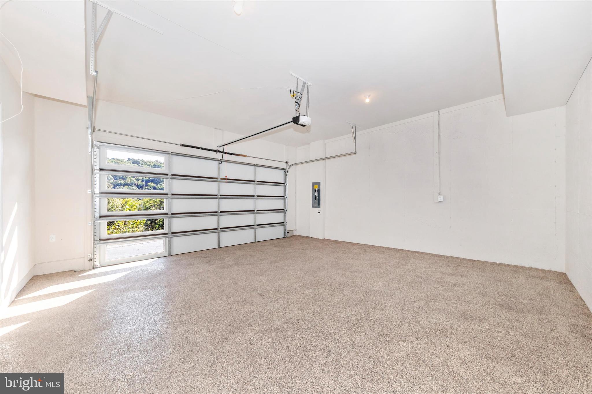 ASPEN LAKE LINGANORE - Residential