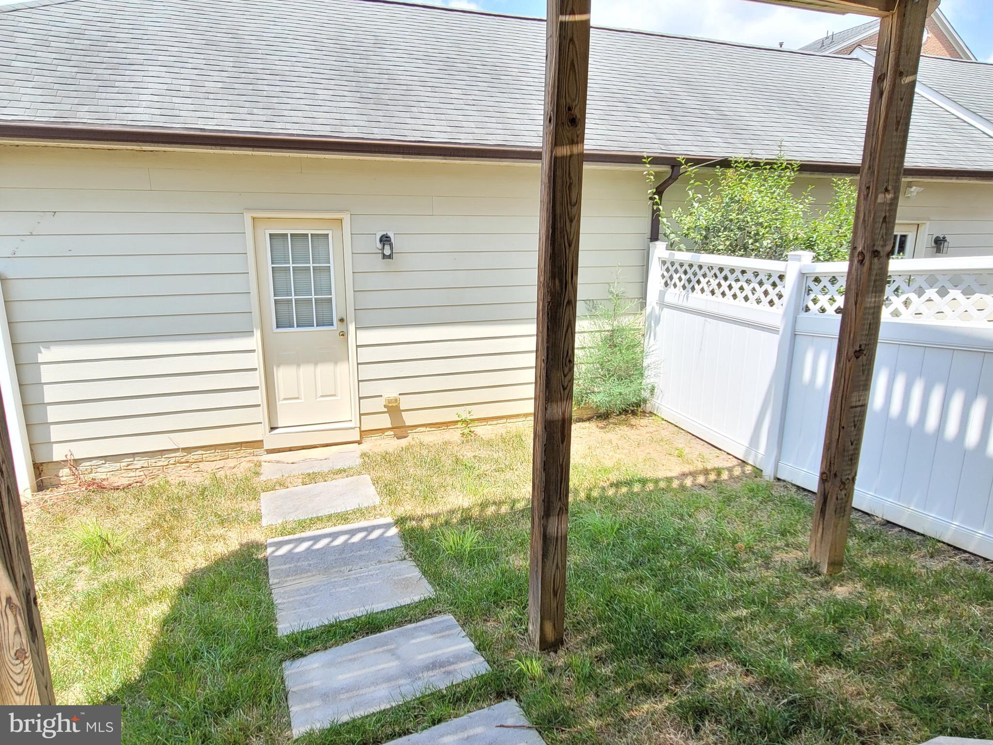 VILLAGES OF URBANA - Residential Lease