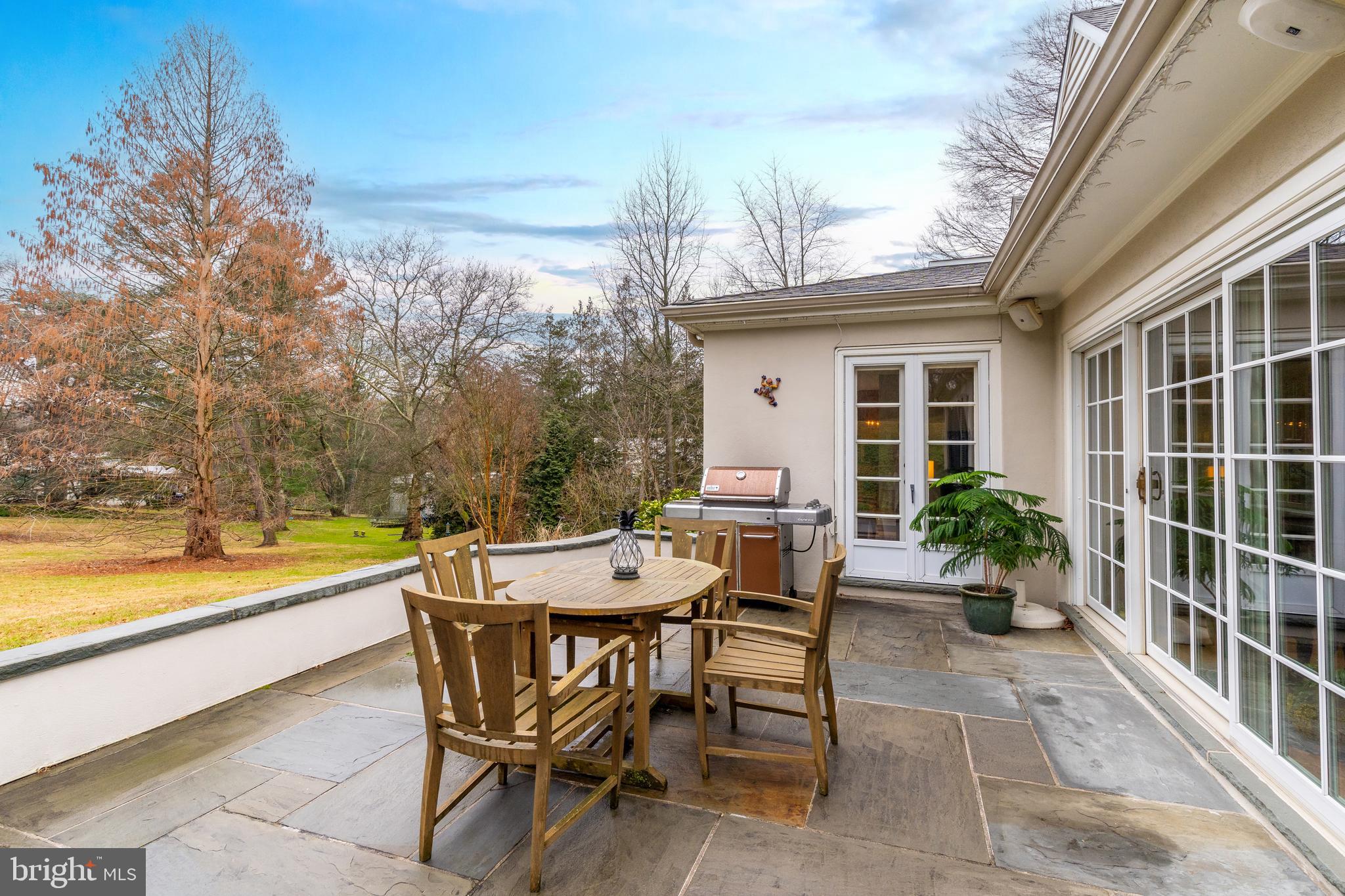 CHESTNUT HILL - Residential