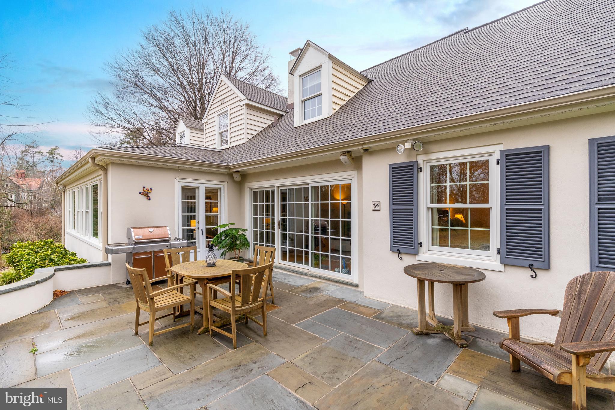 CHESTNUT HILL - Residential