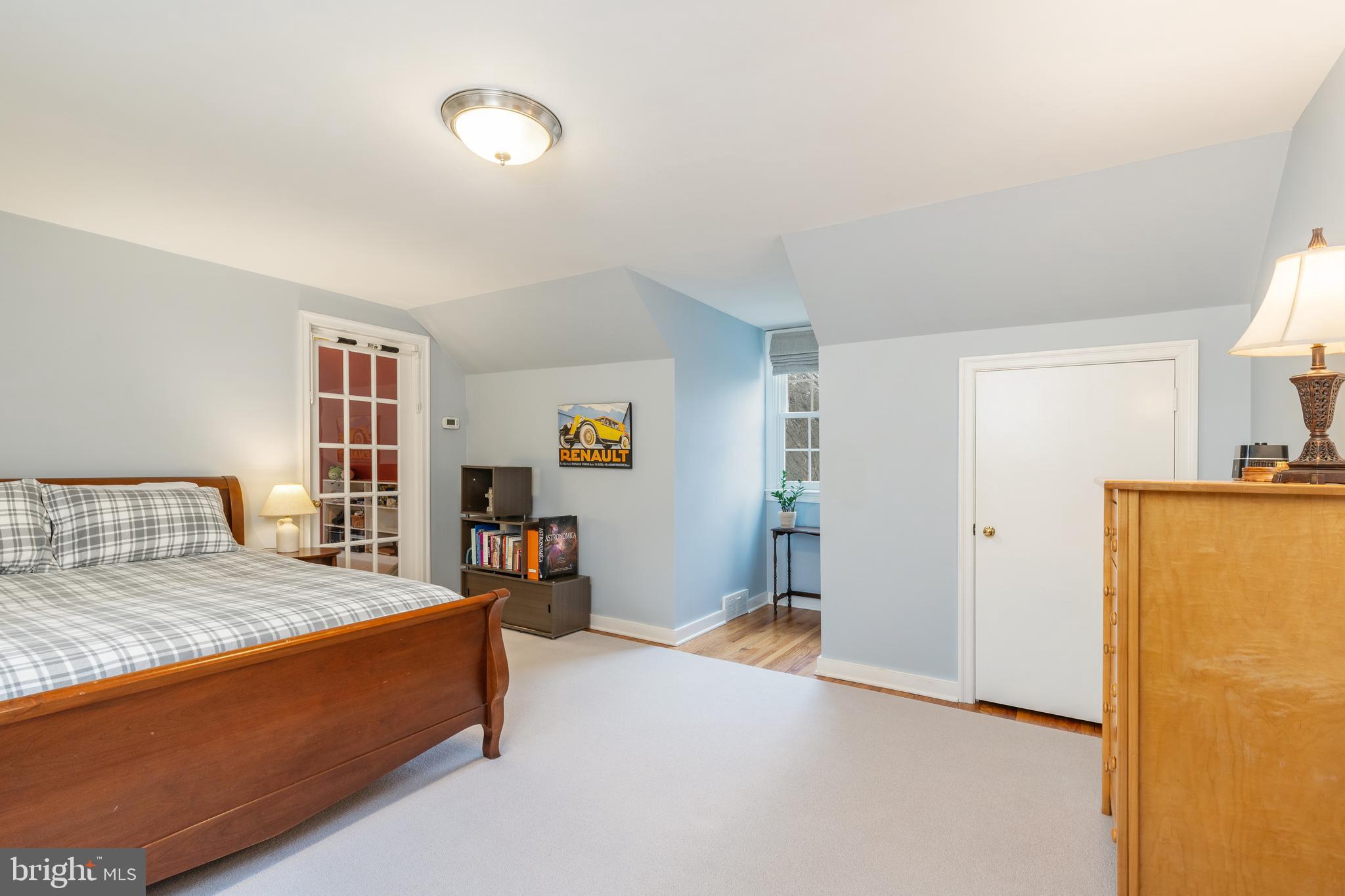 CHESTNUT HILL - Residential