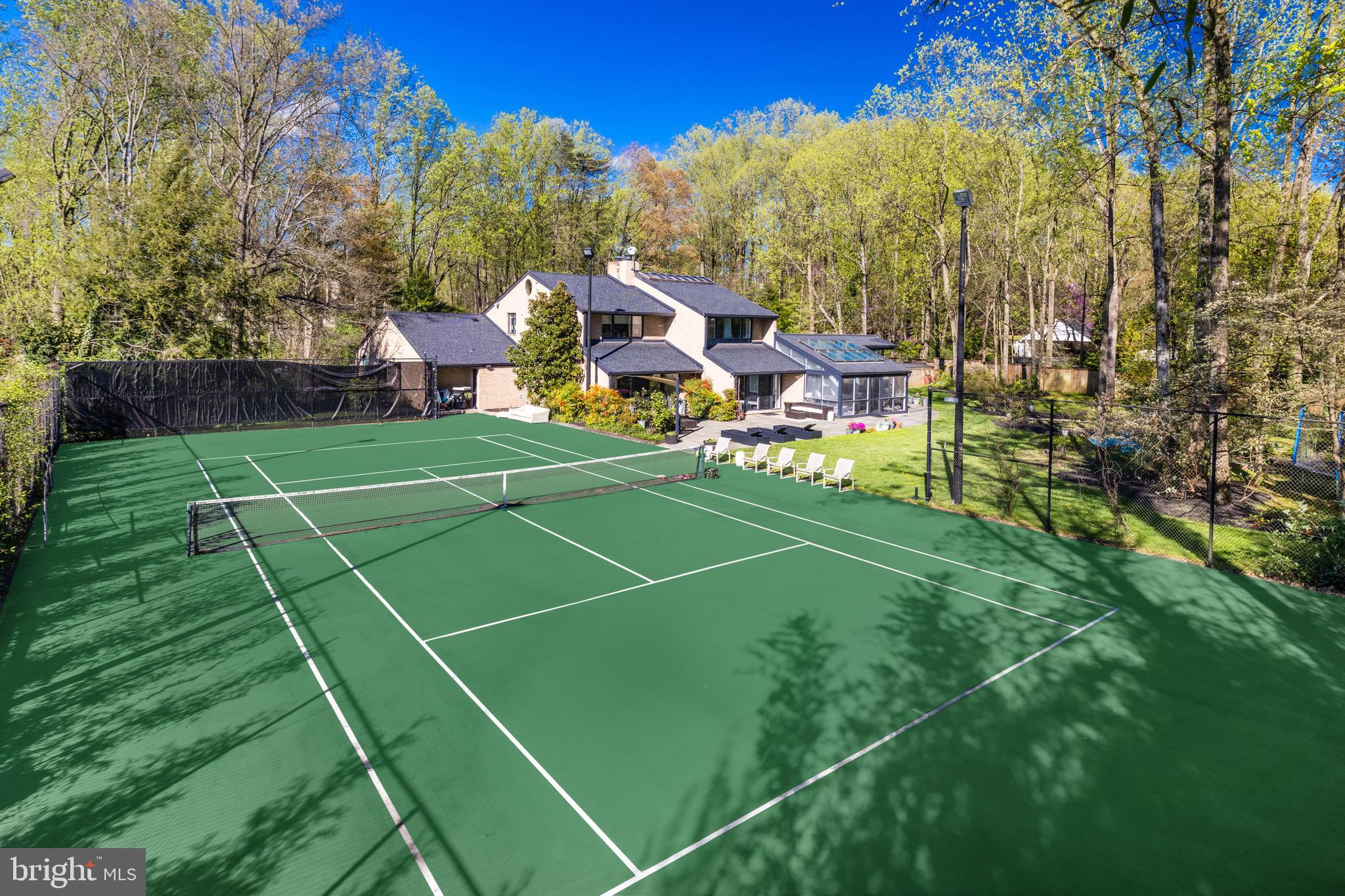 LUXMANOR - Residential