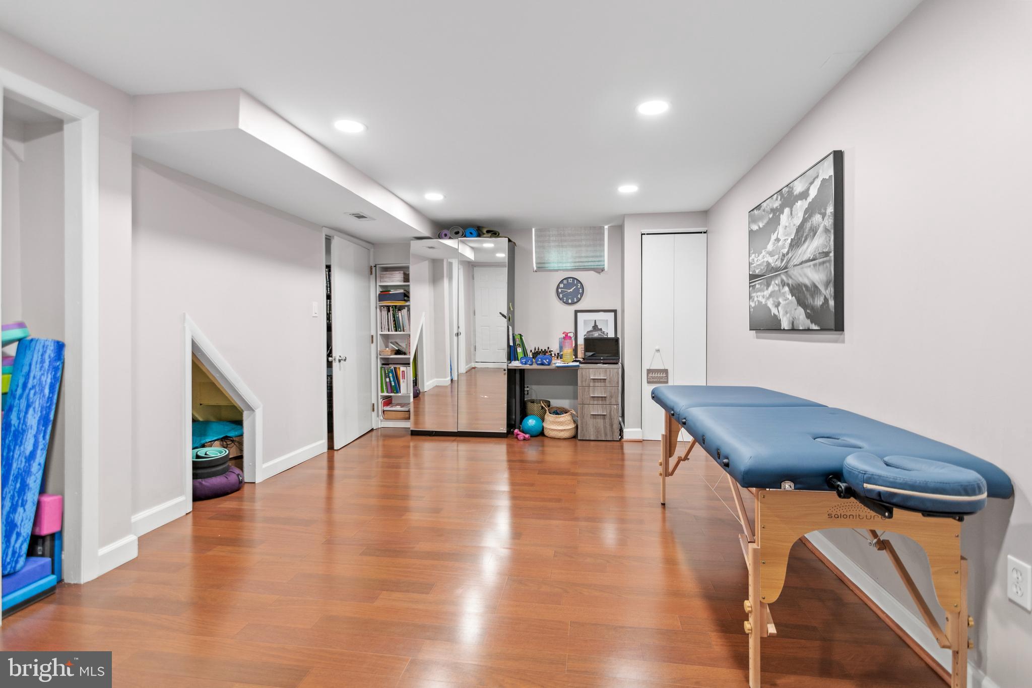 GREEN SPRING MANOR - Residential