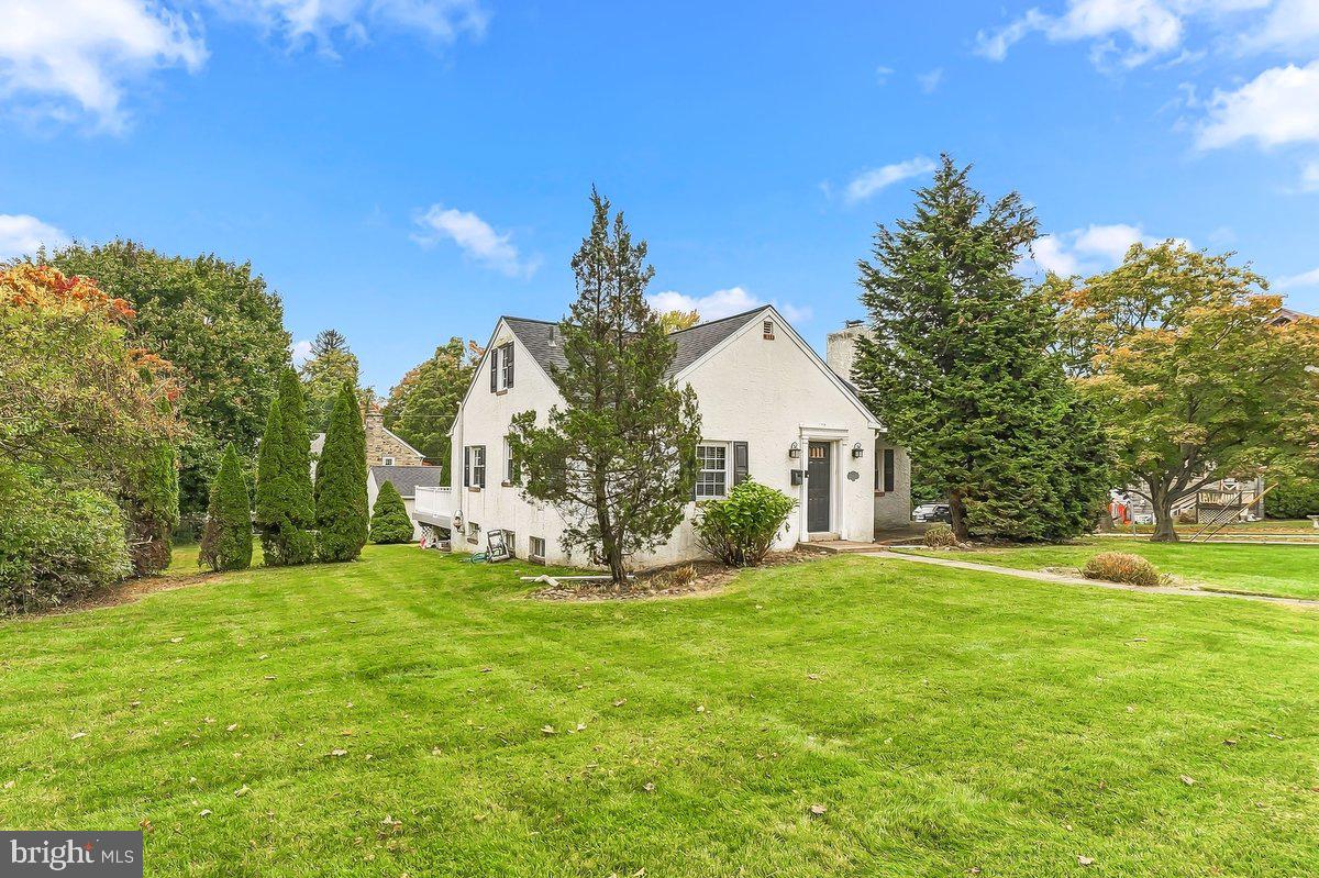 301 W SPRINGFIELD ROAD