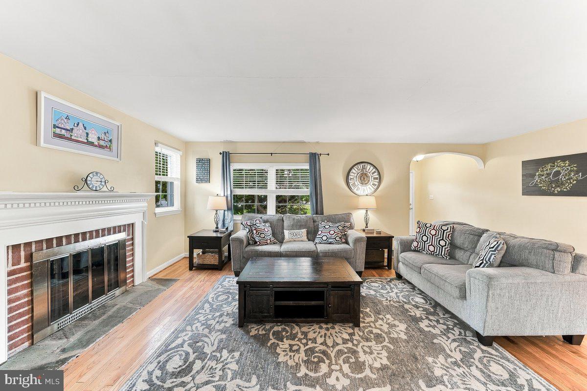 301 W SPRINGFIELD ROAD