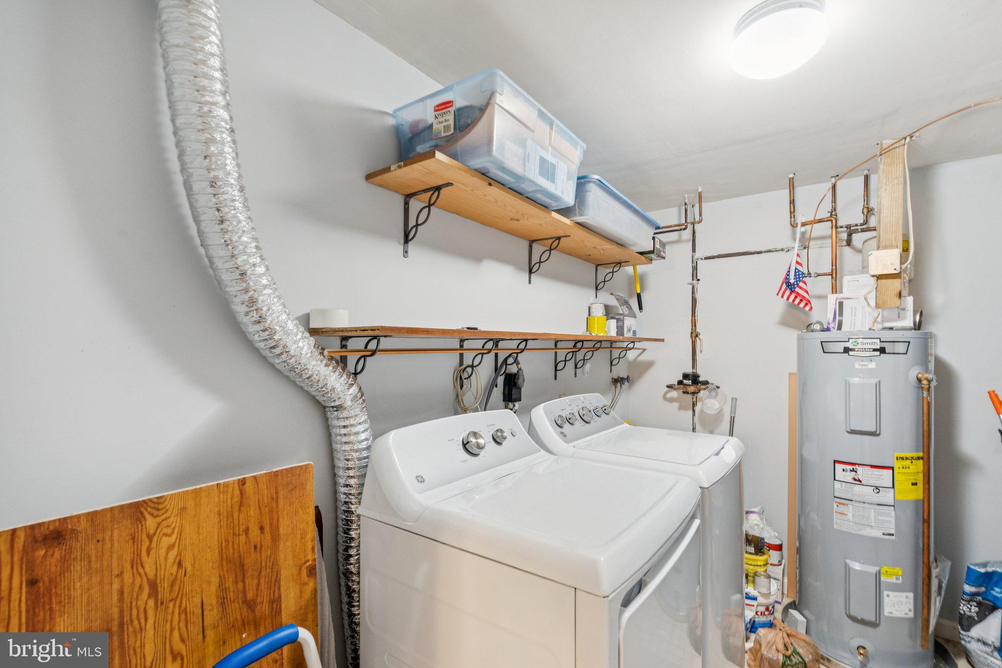 LEEWOOD - Residential Lease