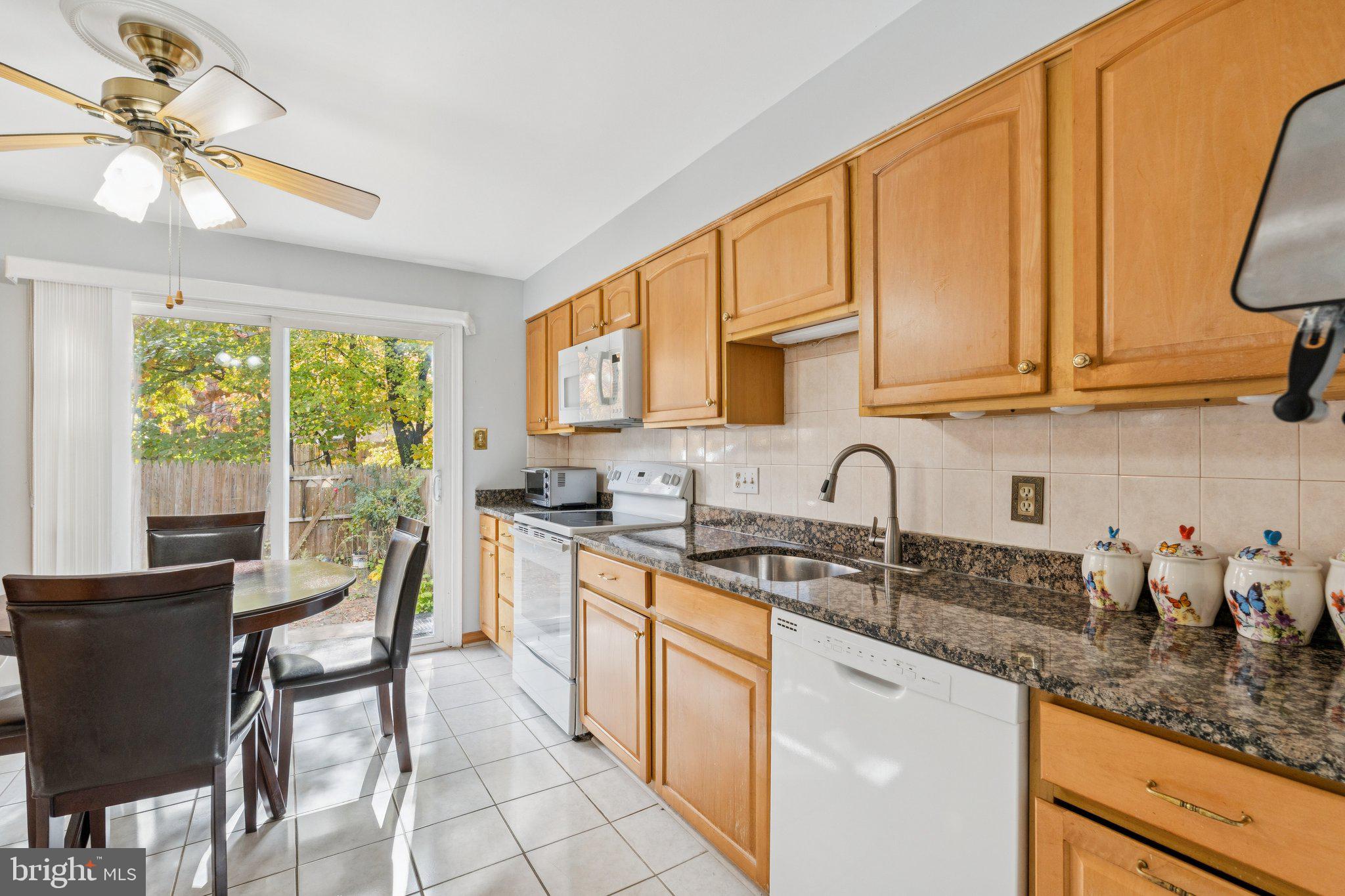 LEEWOOD - Residential Lease