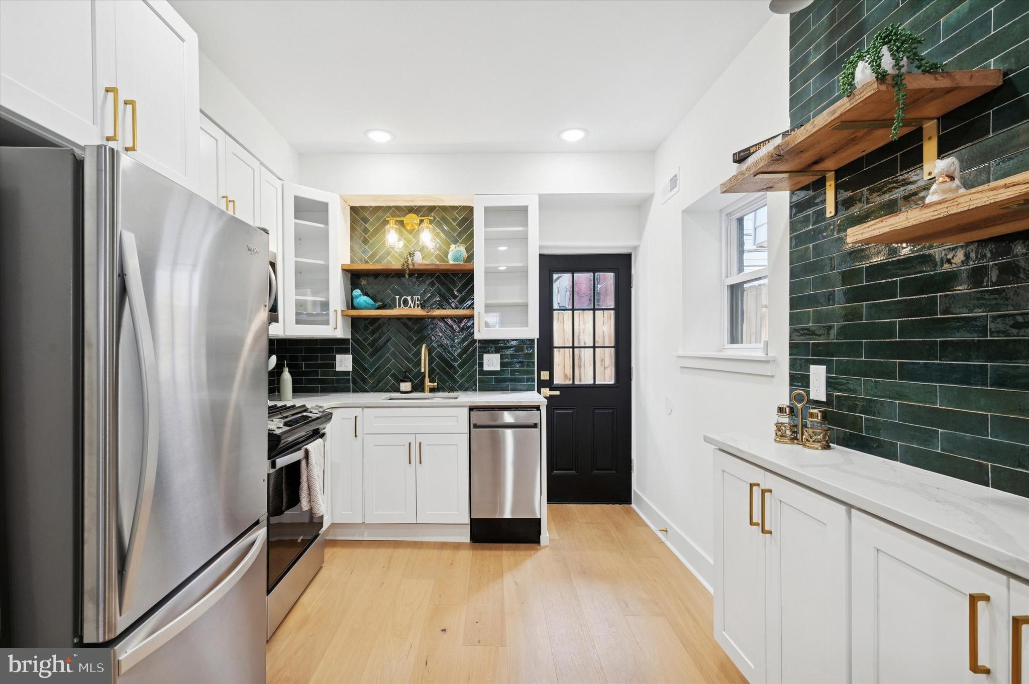 1839 S CARLISLE STREET