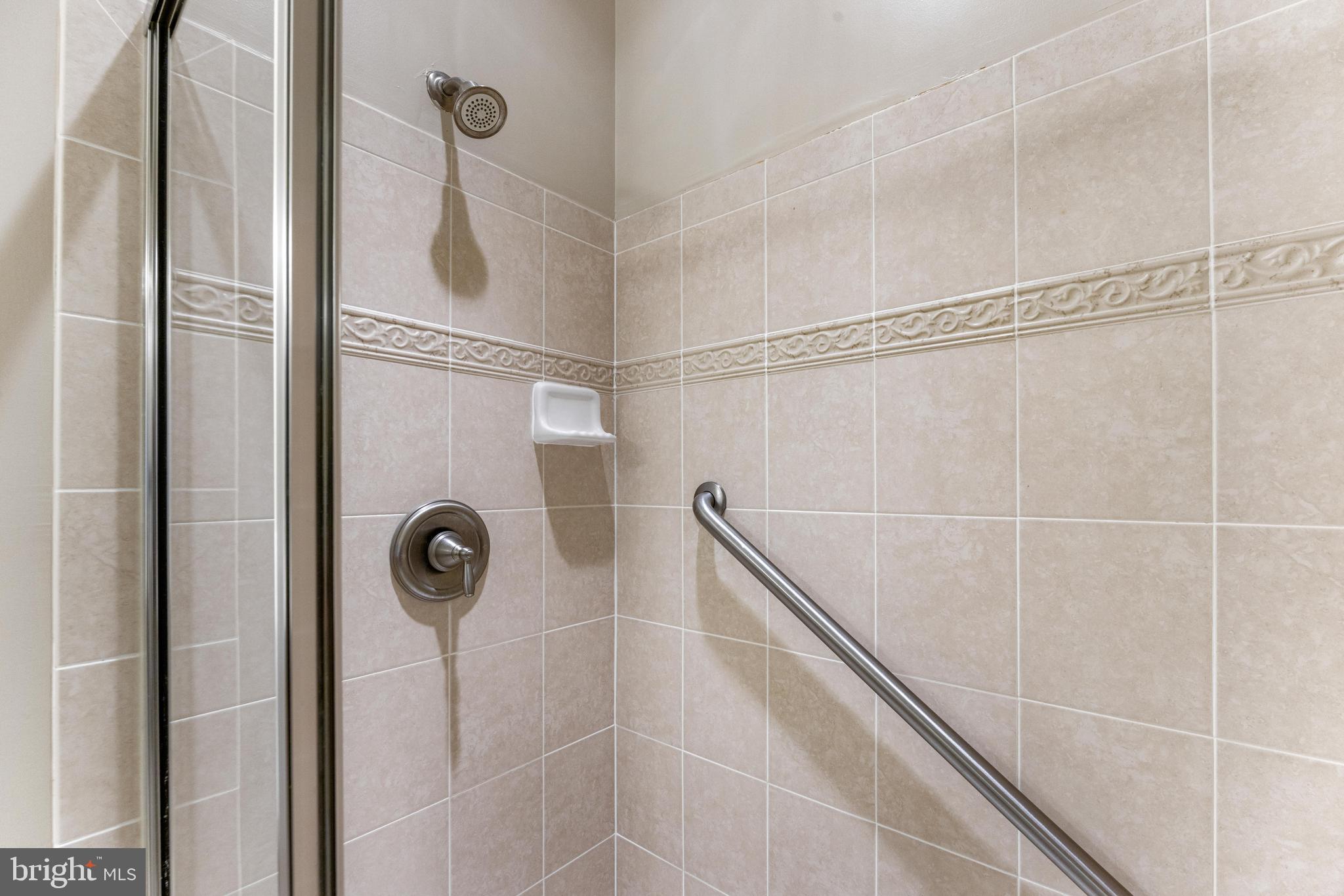 MAPLECREST - Residential