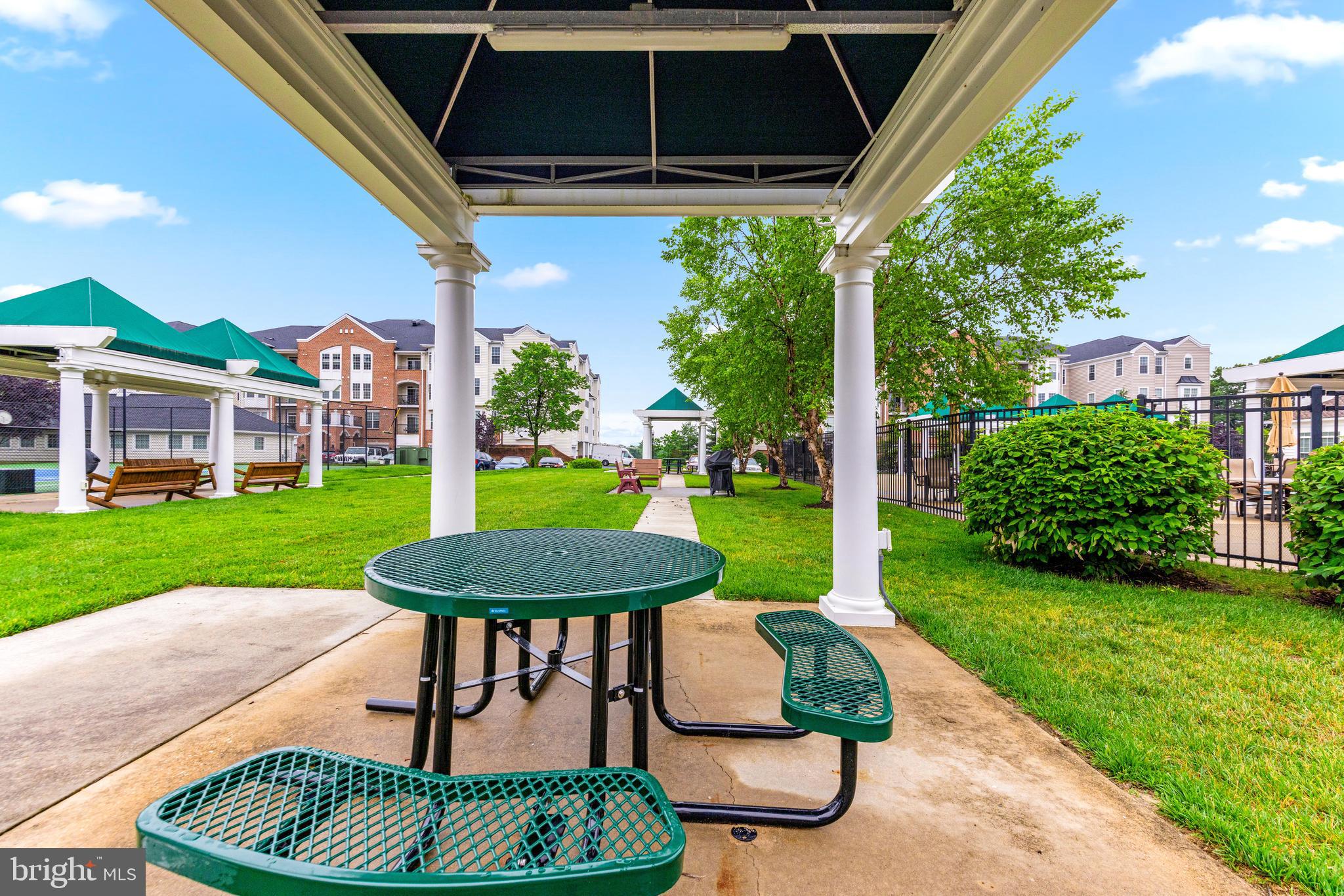 MAPLECREST - Residential