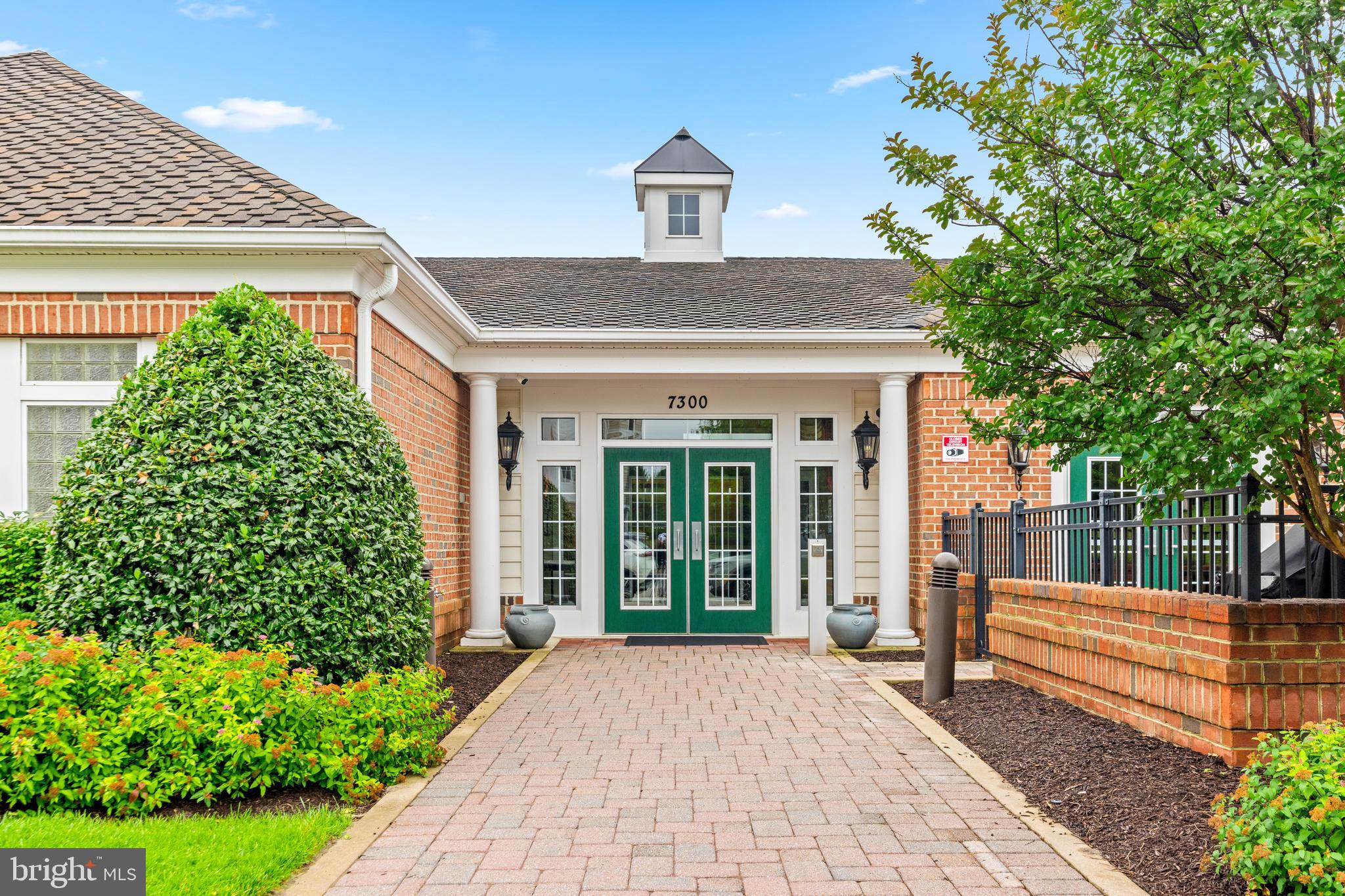 MAPLECREST - Residential