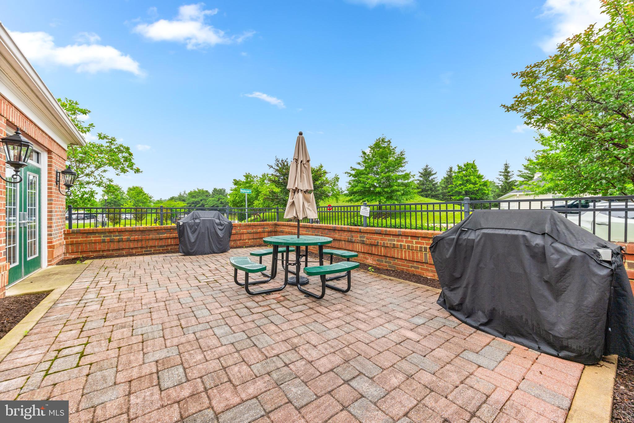 MAPLECREST - Residential