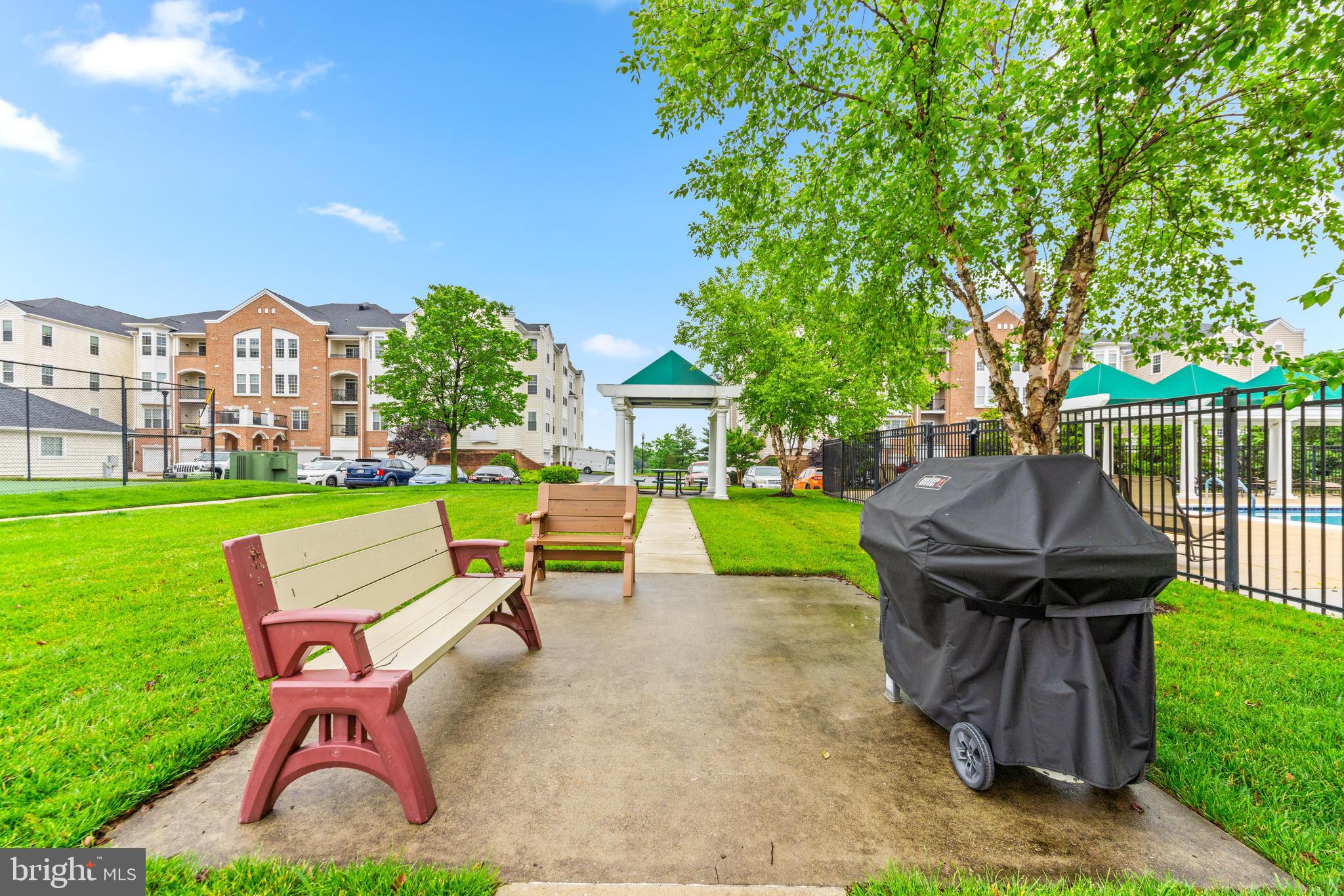 MAPLECREST - Residential