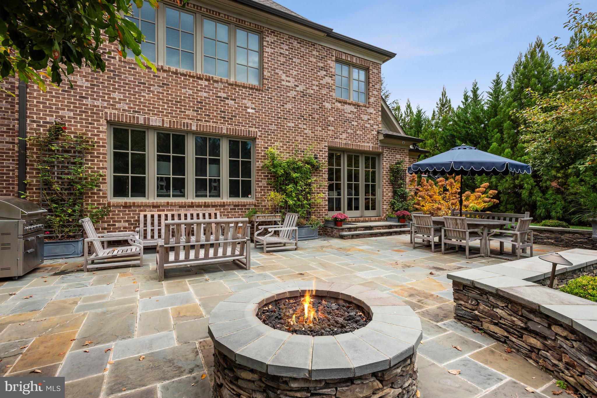 CLEARVIEW MANOR - Residential