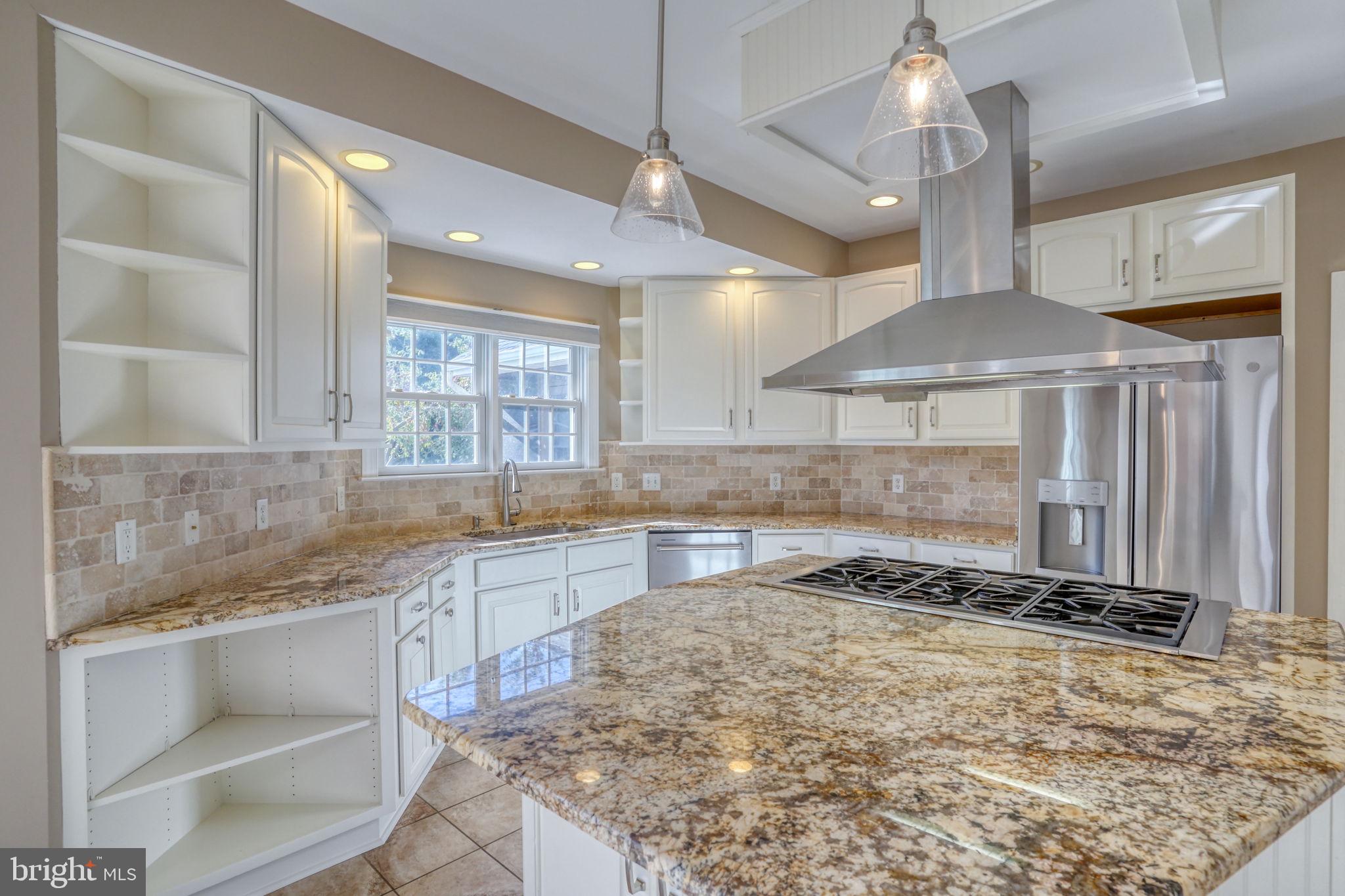 WOLFE POINTE - Residential