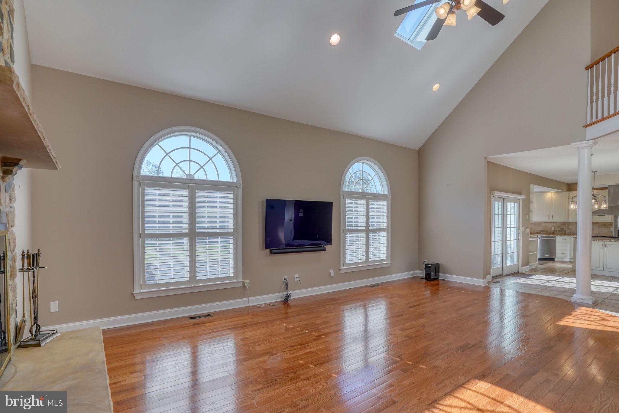 WOLFE POINTE - Residential