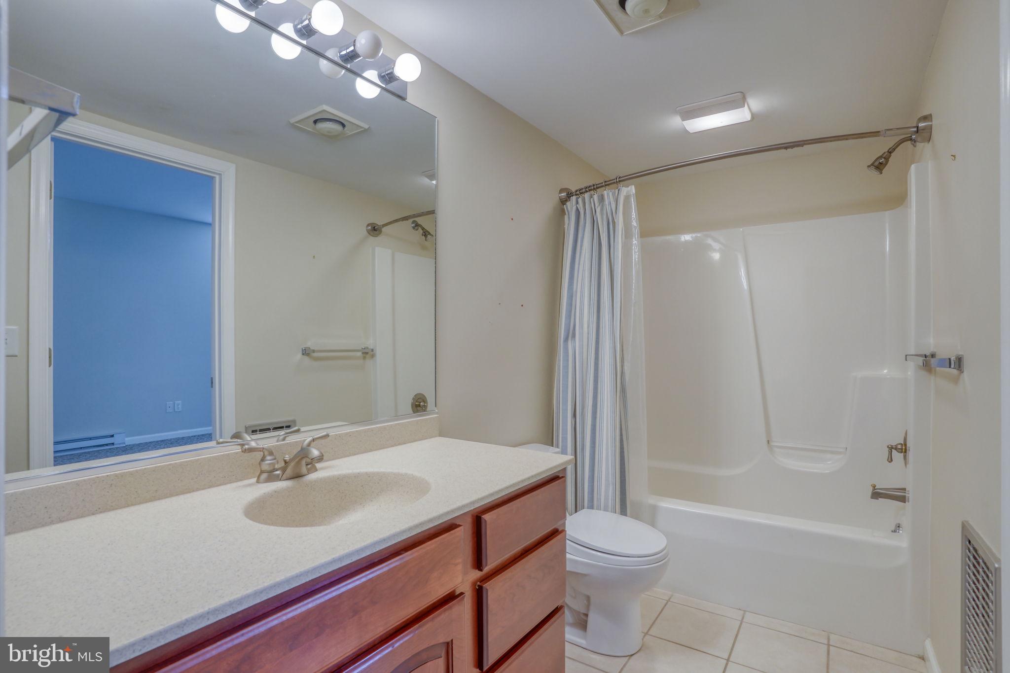 WOLFE POINTE - Residential