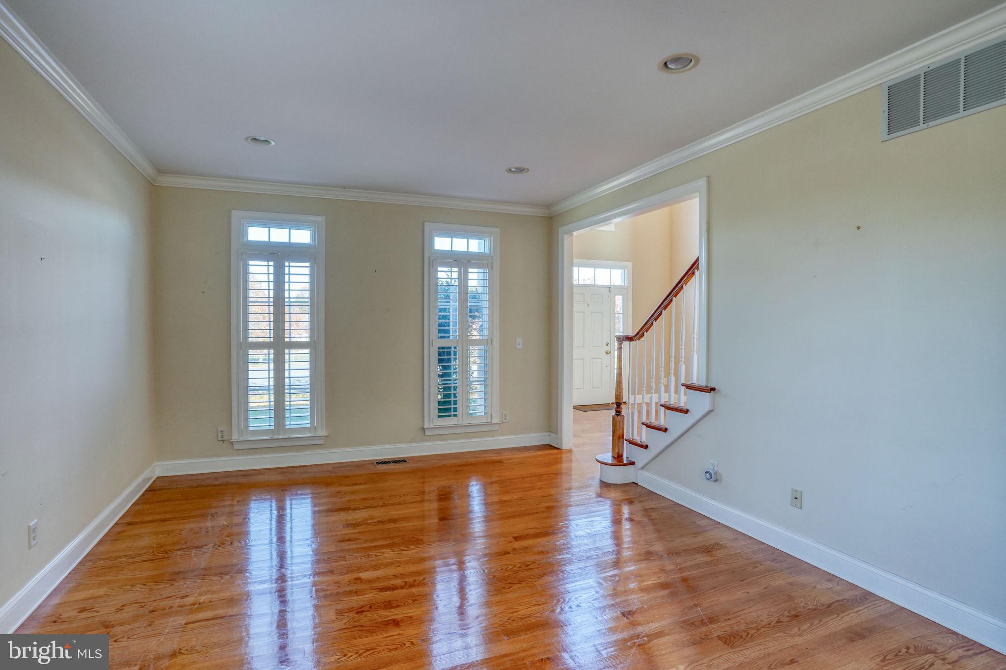 WOLFE POINTE - Residential