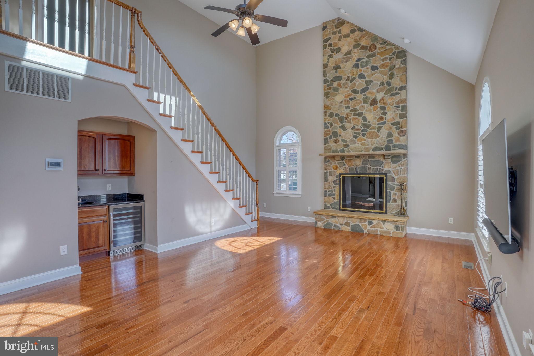 WOLFE POINTE - Residential