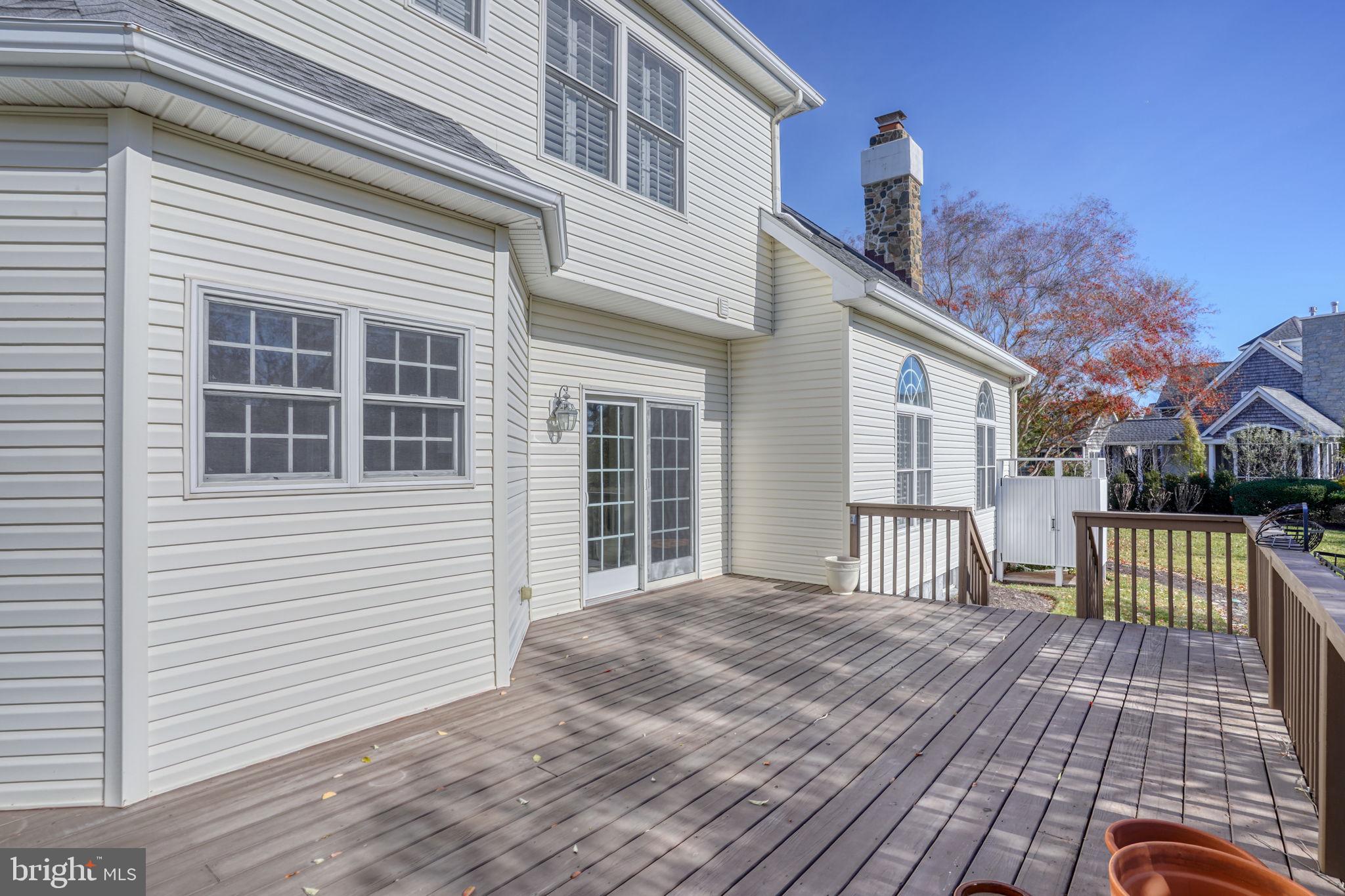 WOLFE POINTE - Residential