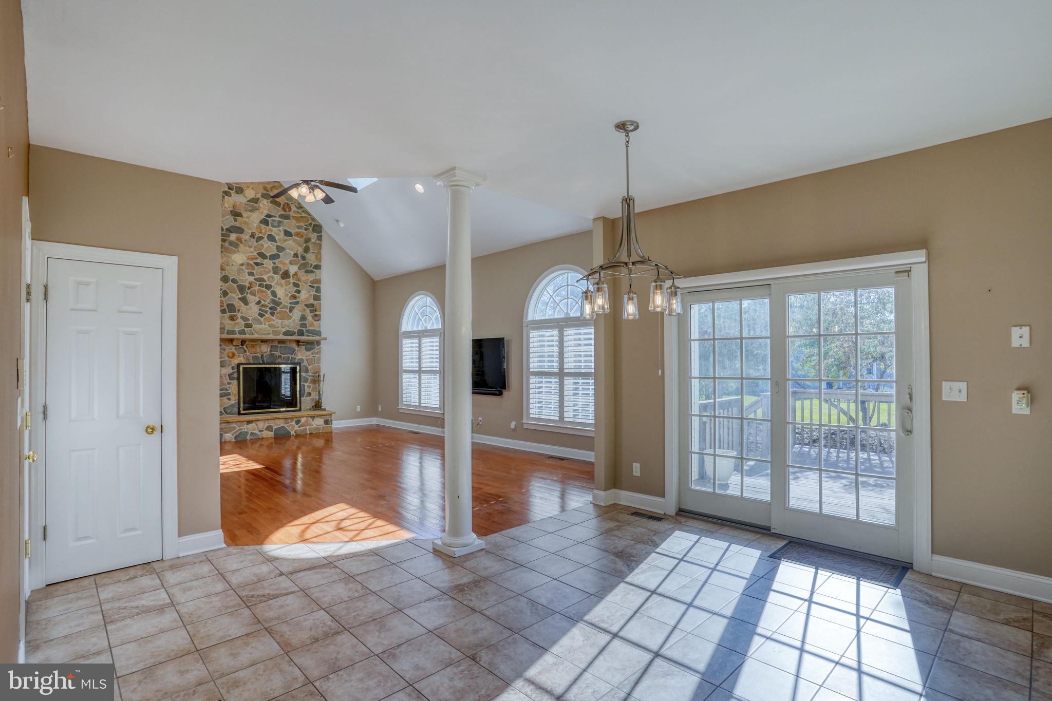 WOLFE POINTE - Residential