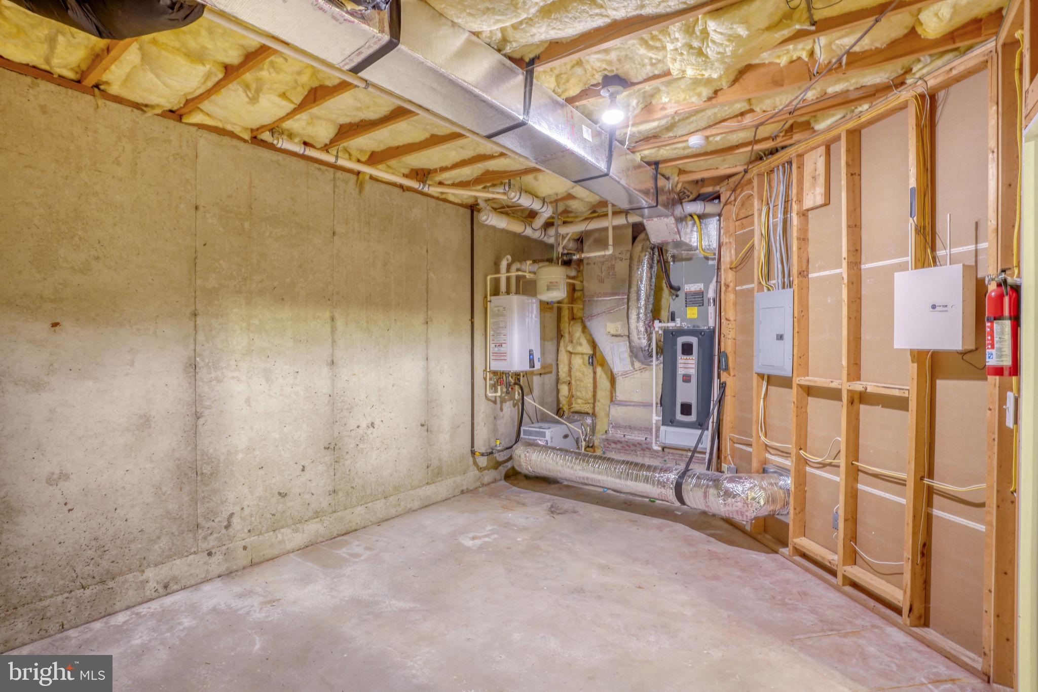 WOLFE POINTE - Residential