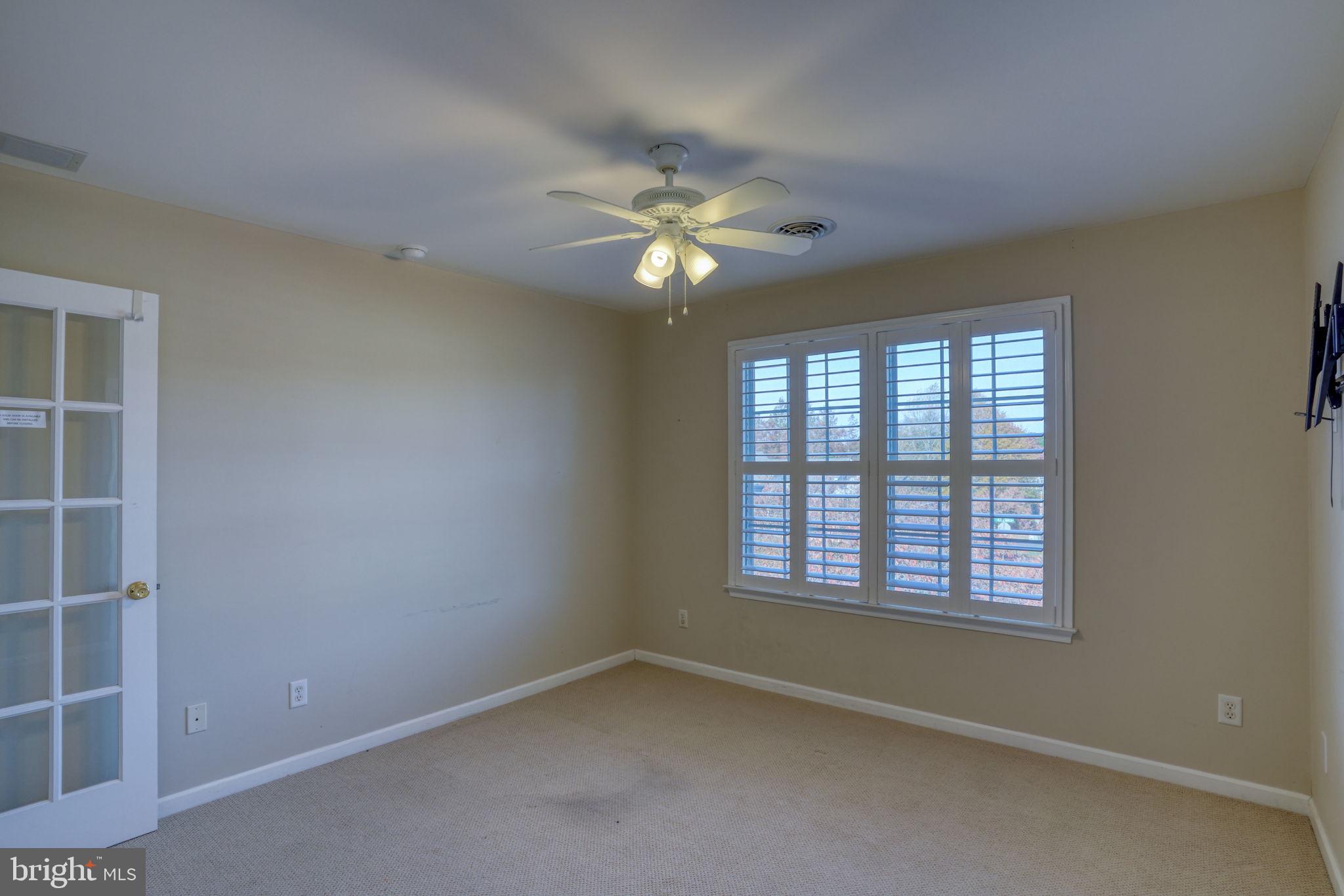 WOLFE POINTE - Residential