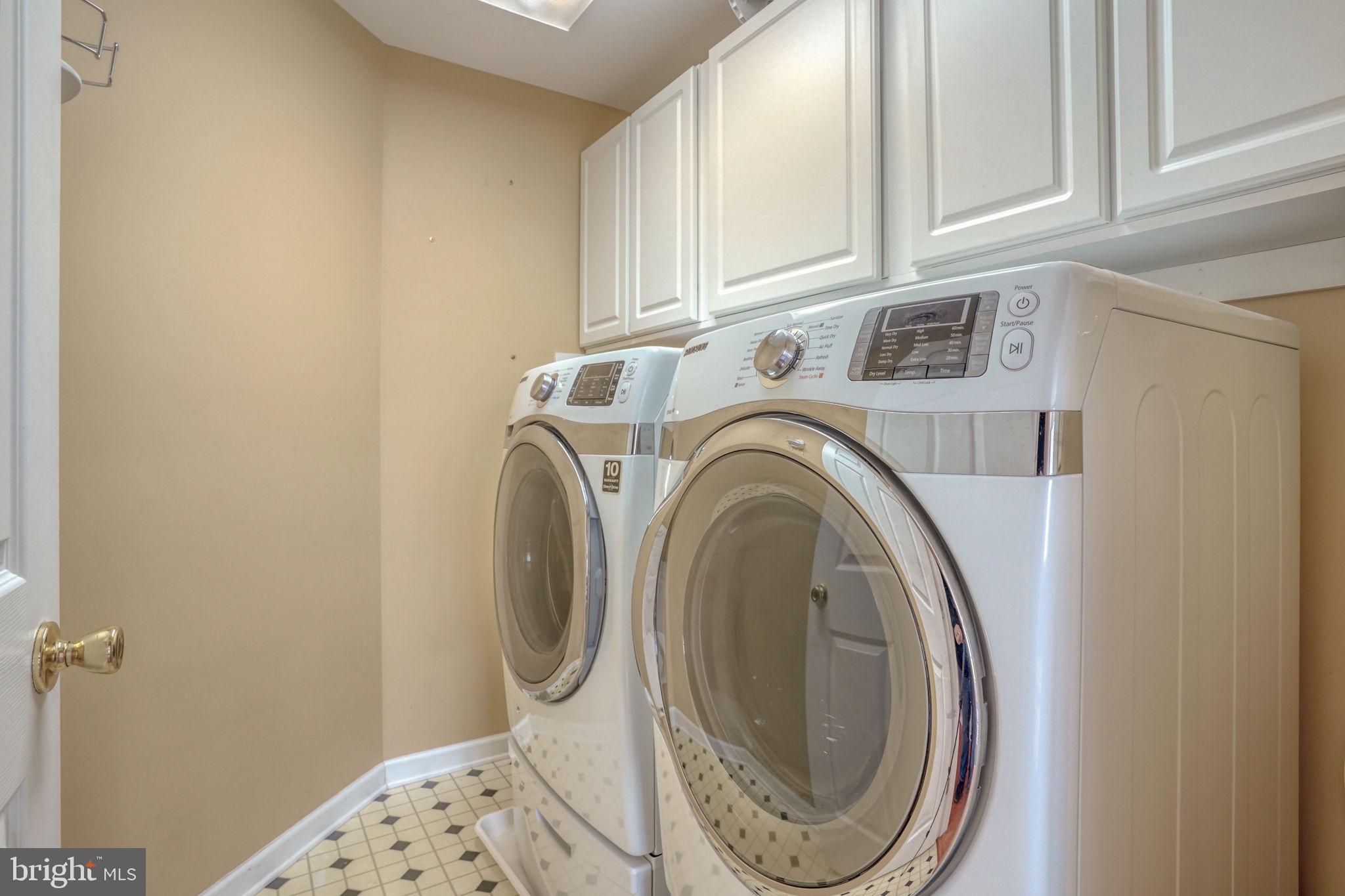 WOLFE POINTE - Residential