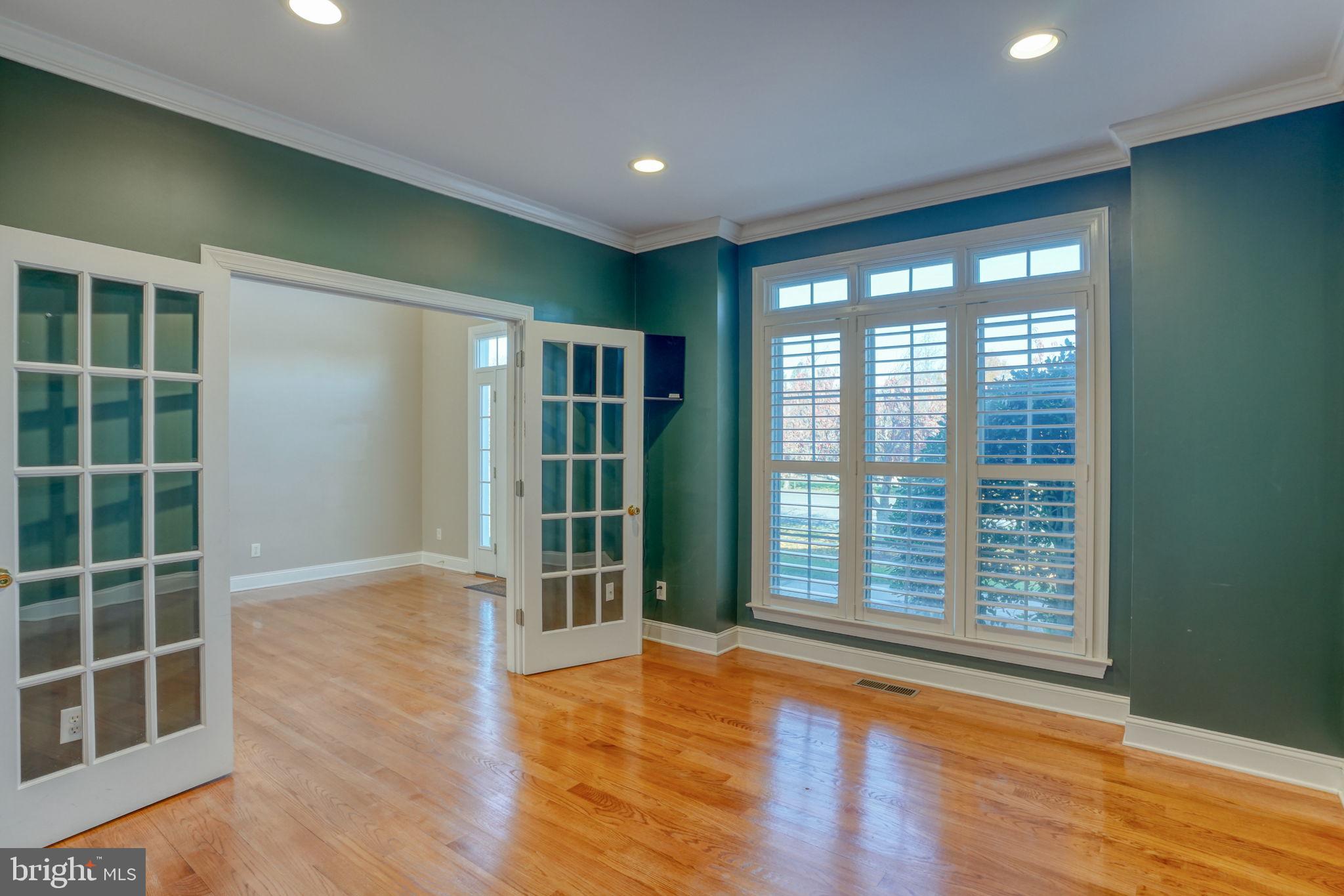 WOLFE POINTE - Residential