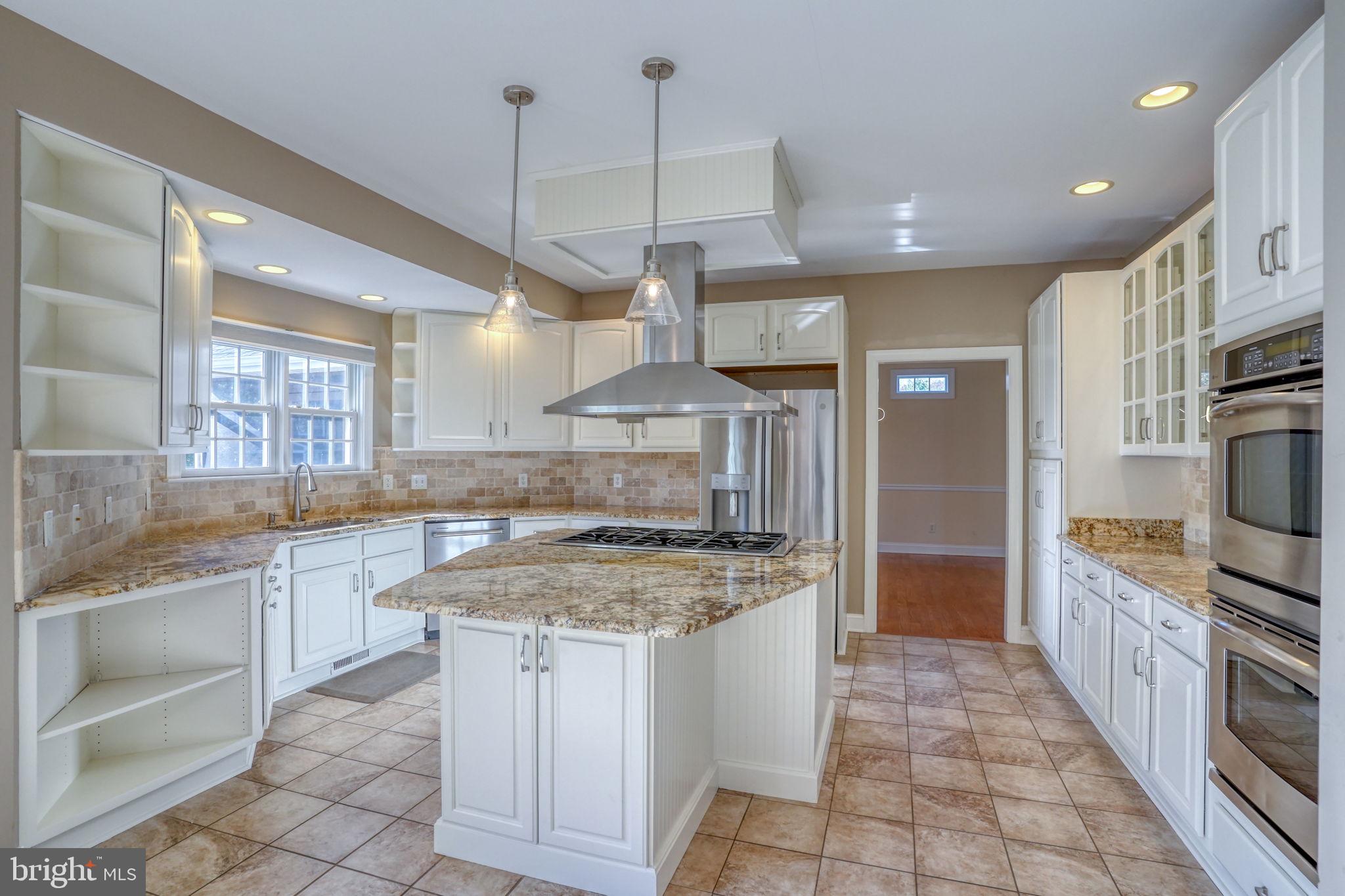 WOLFE POINTE - Residential