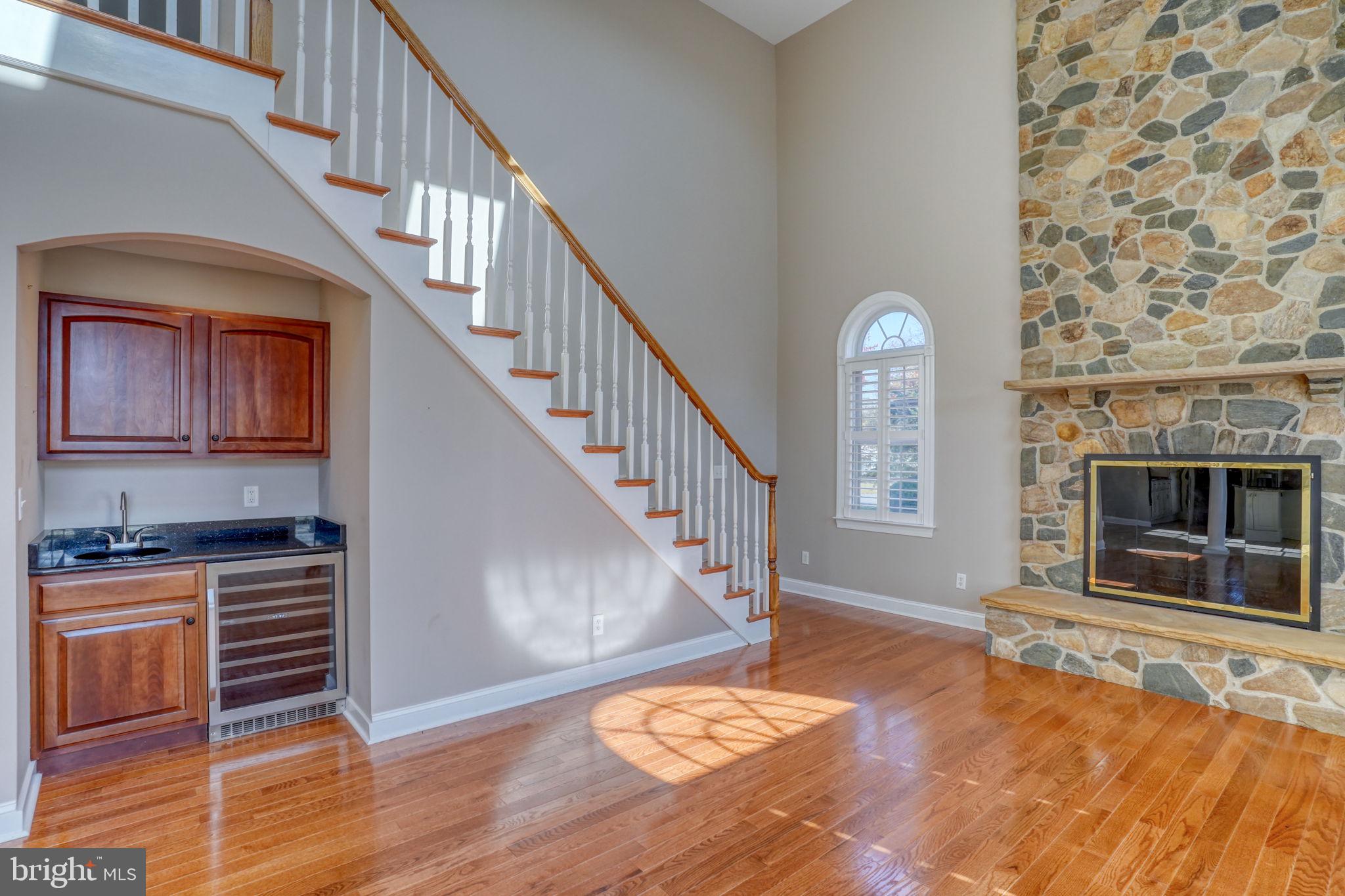 WOLFE POINTE - Residential