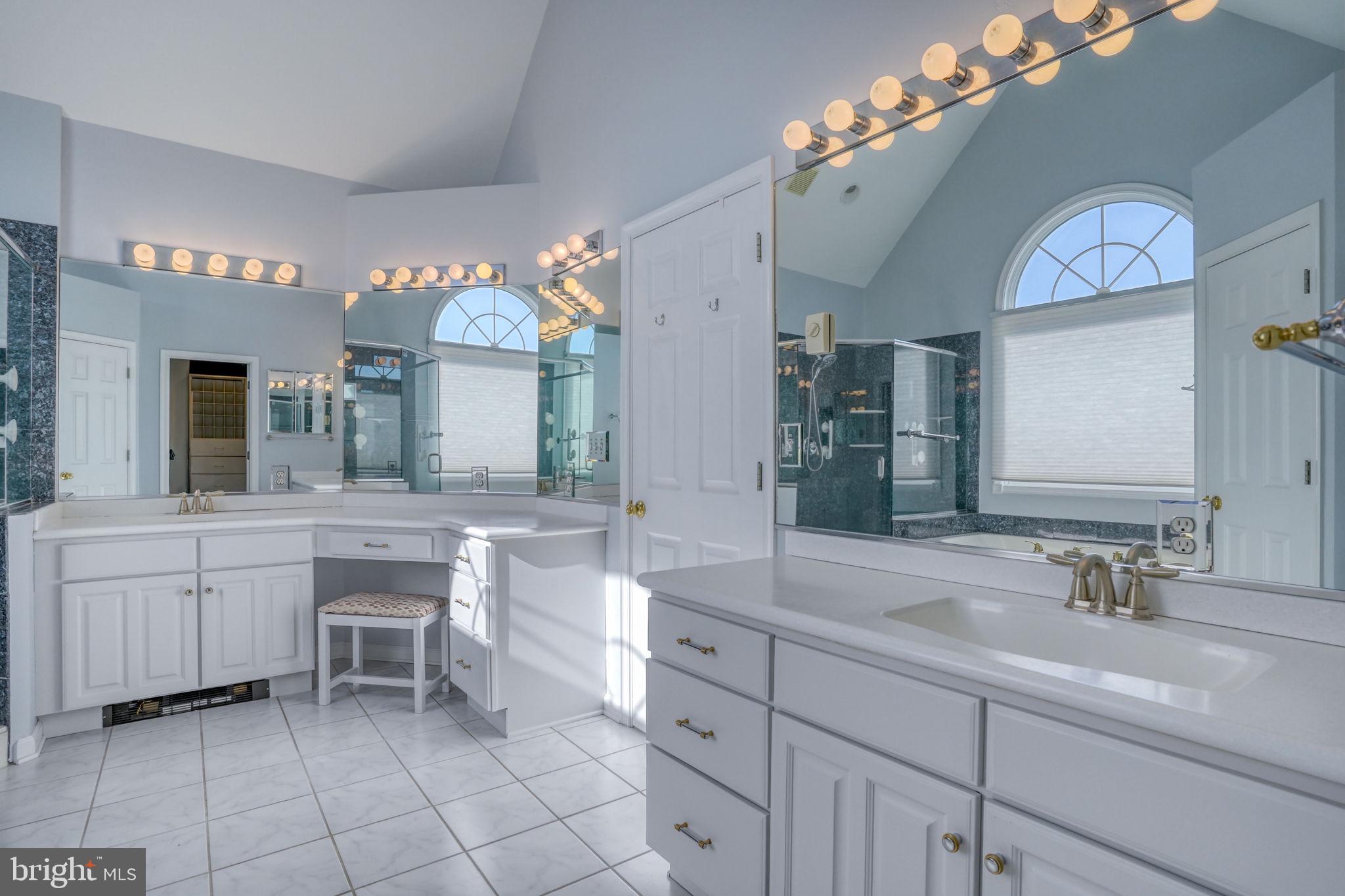 WOLFE POINTE - Residential