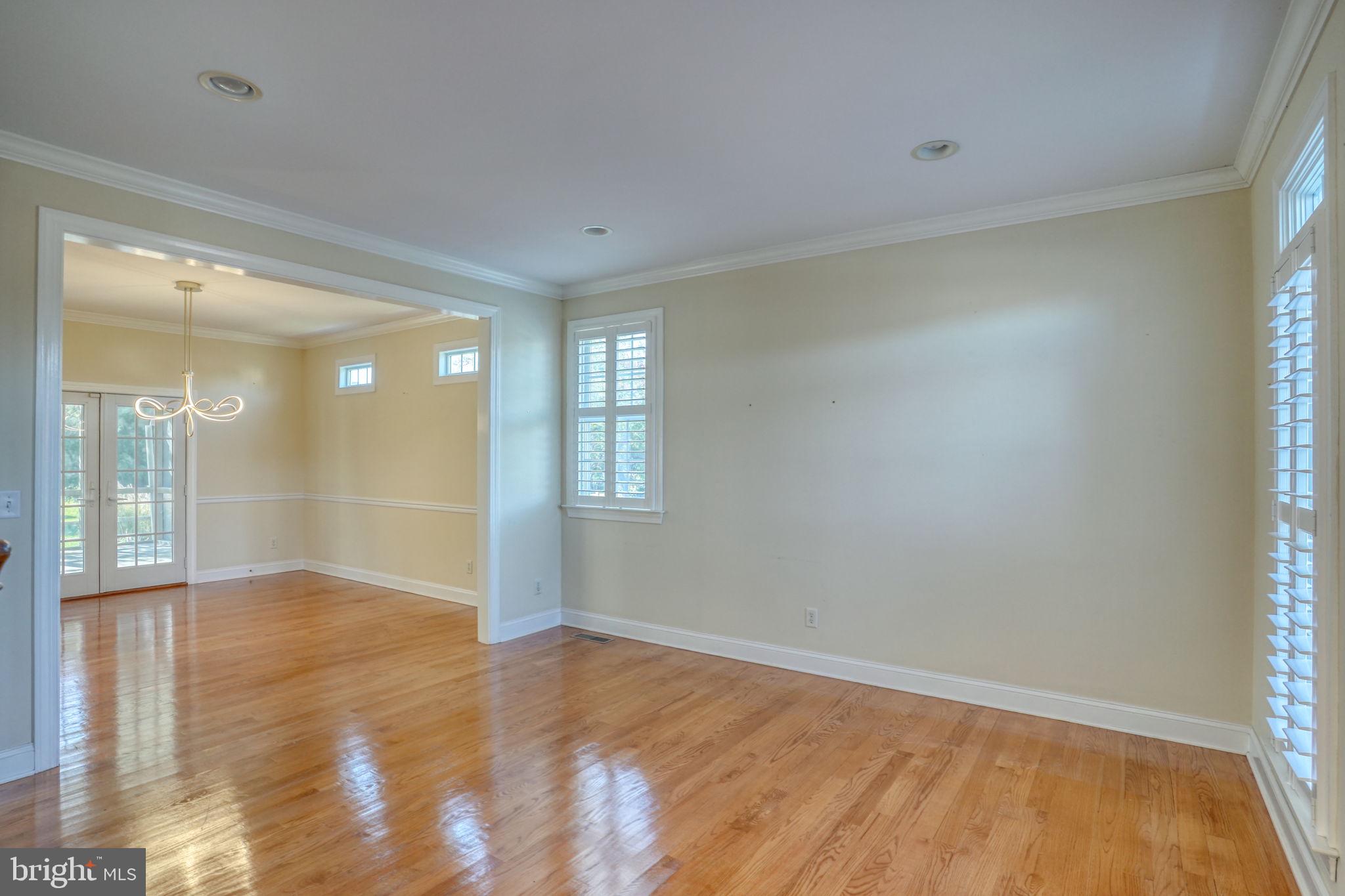 WOLFE POINTE - Residential