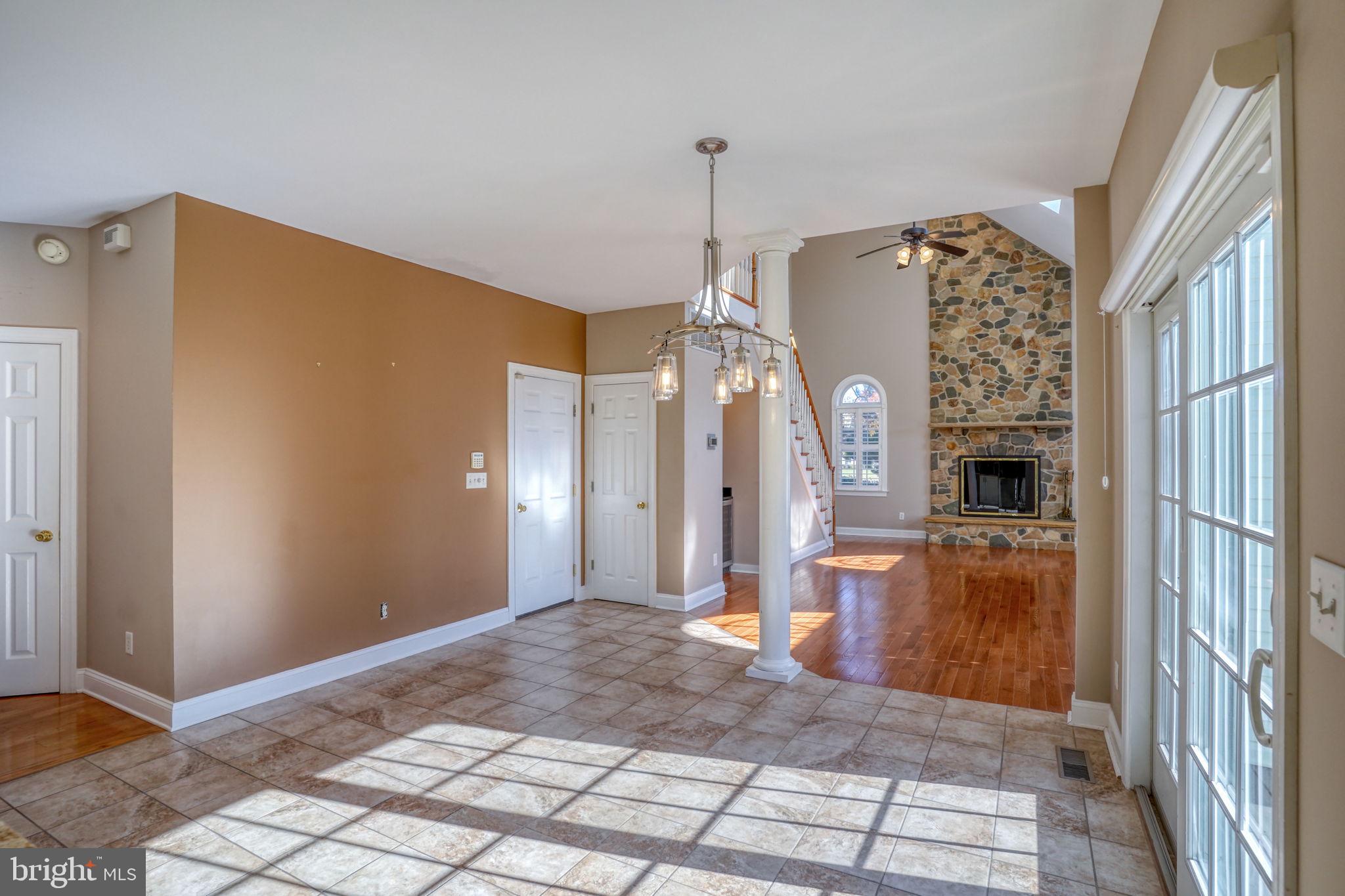 WOLFE POINTE - Residential