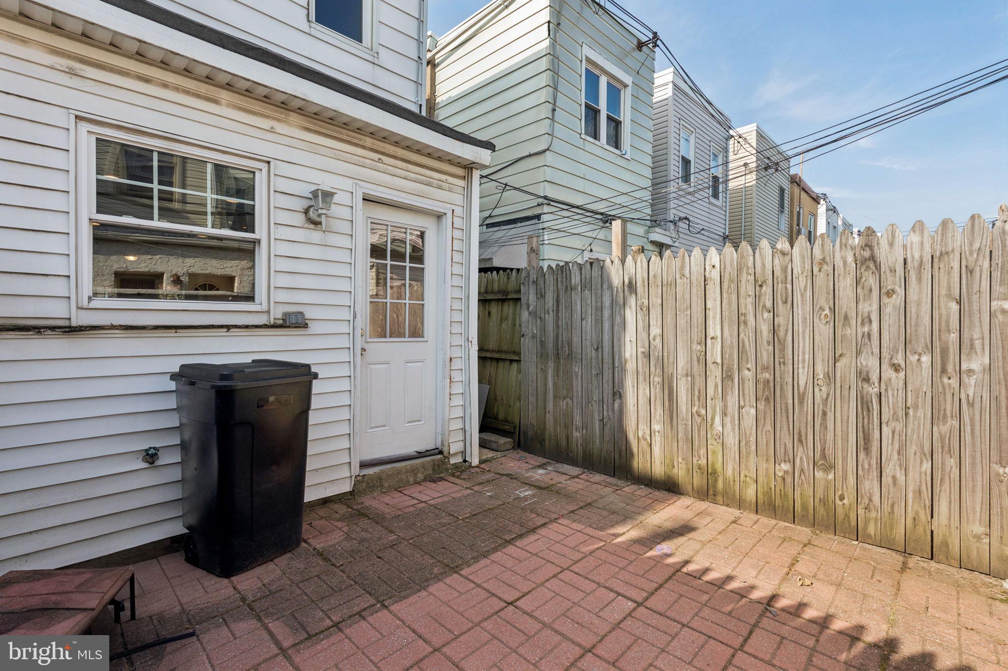 WHITMAN - Residential