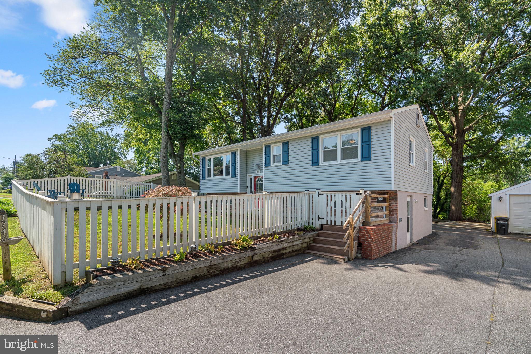 1746 TACOMA ROAD