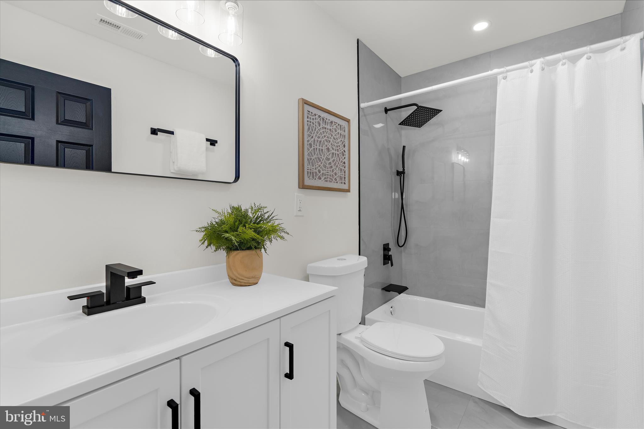 MIDDLETOWN - Residential