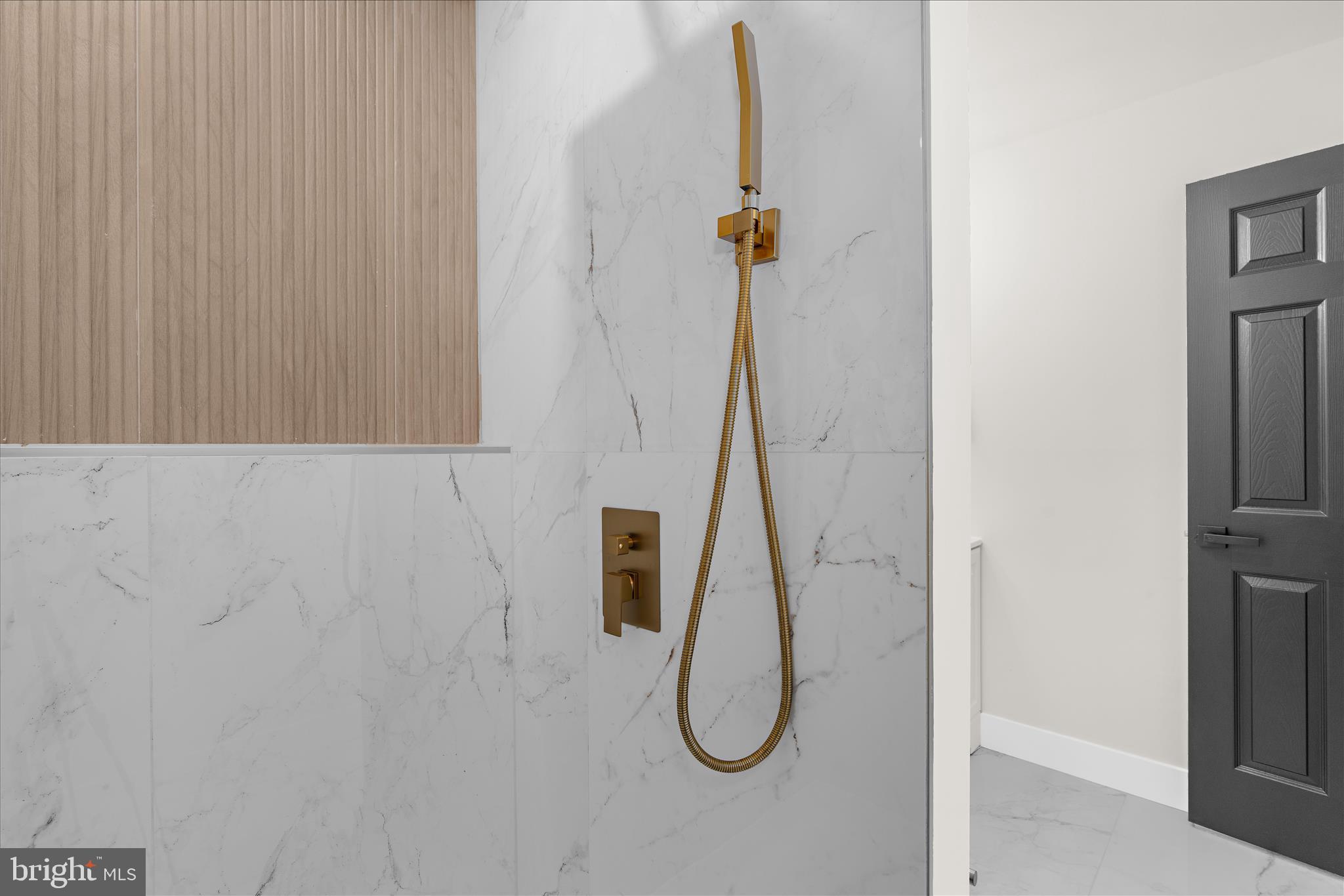 MIDDLETOWN - Residential