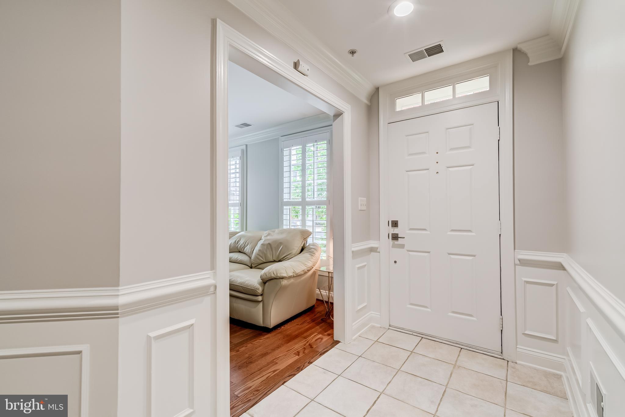 1222 ROUNDHOUSE LANE