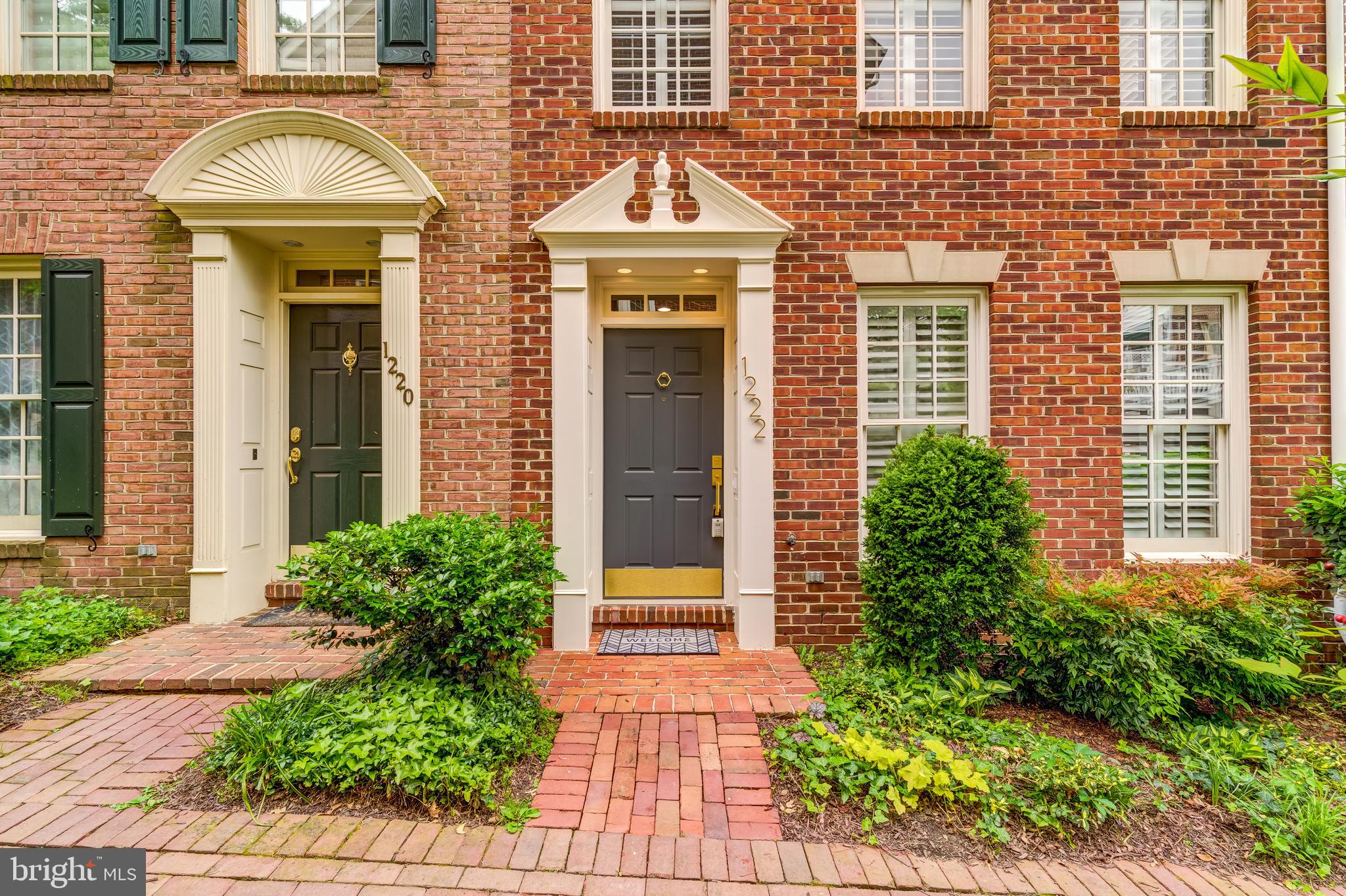 1222 ROUNDHOUSE LANE