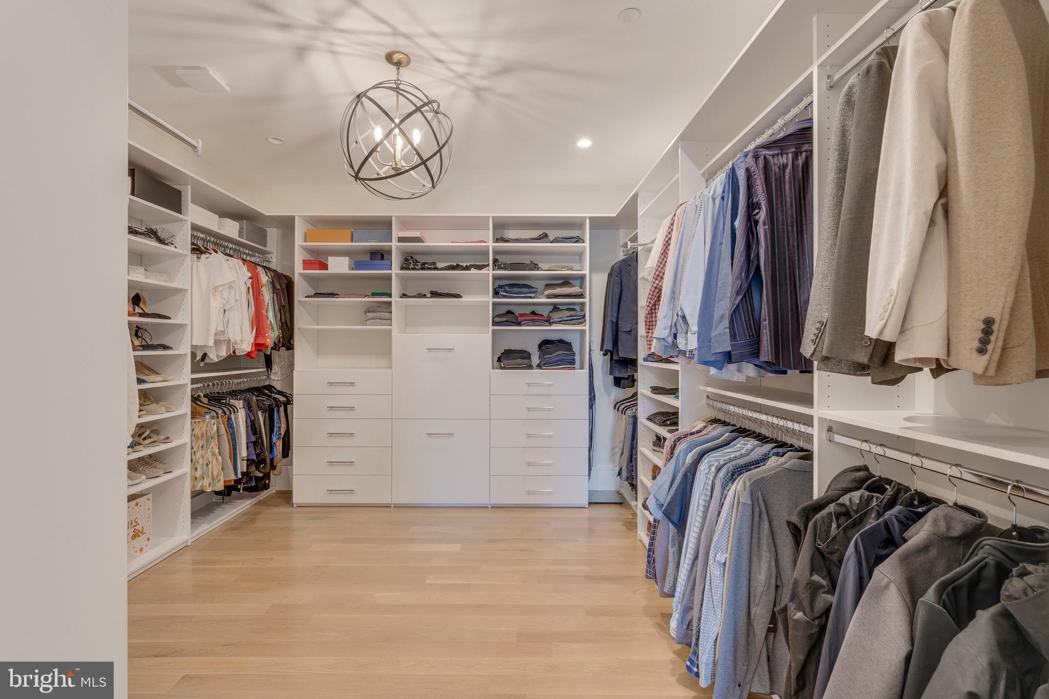 GREENWICH FOREST - Residential