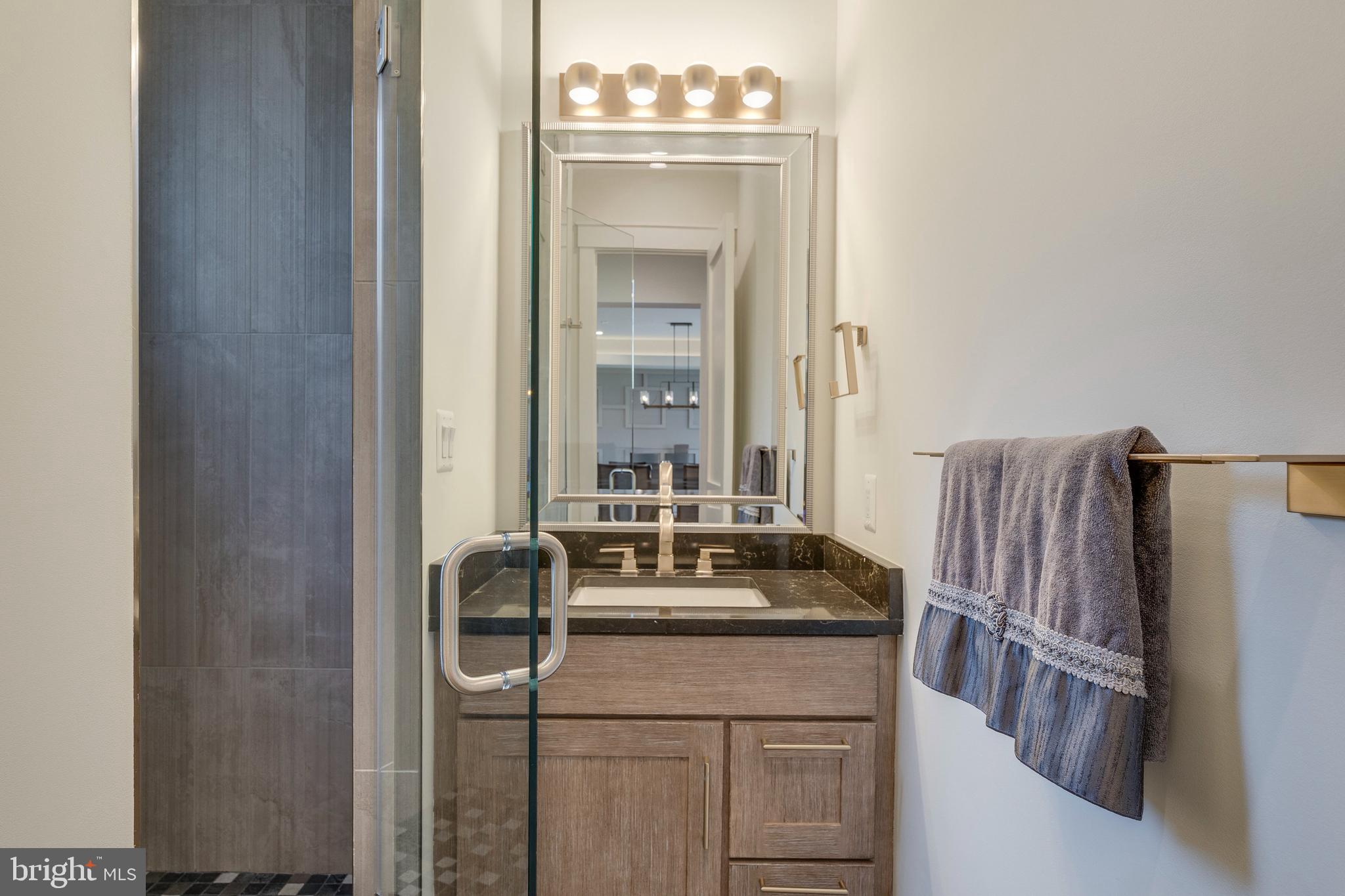 GREENWICH FOREST - Residential